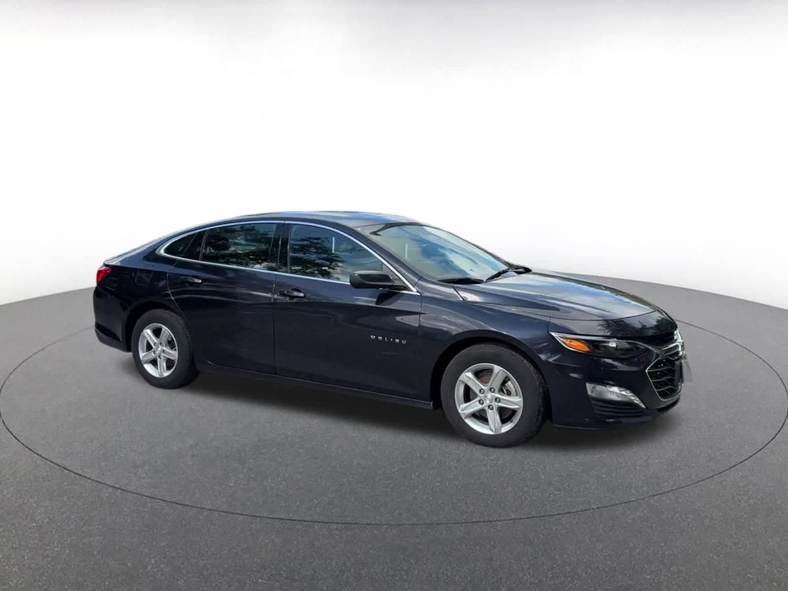 Thumbnail: 2023 Chevrolet Malibu - 2