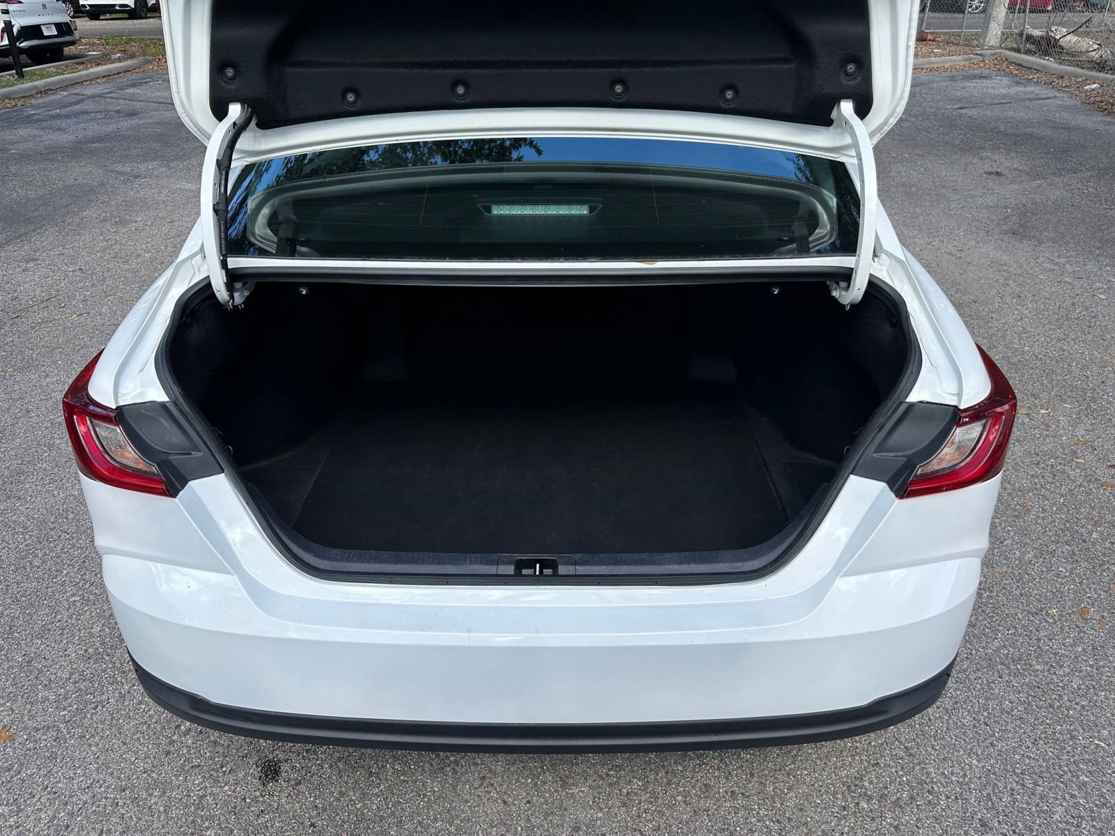 Thumbnail: 2025 Toyota Camry - 24