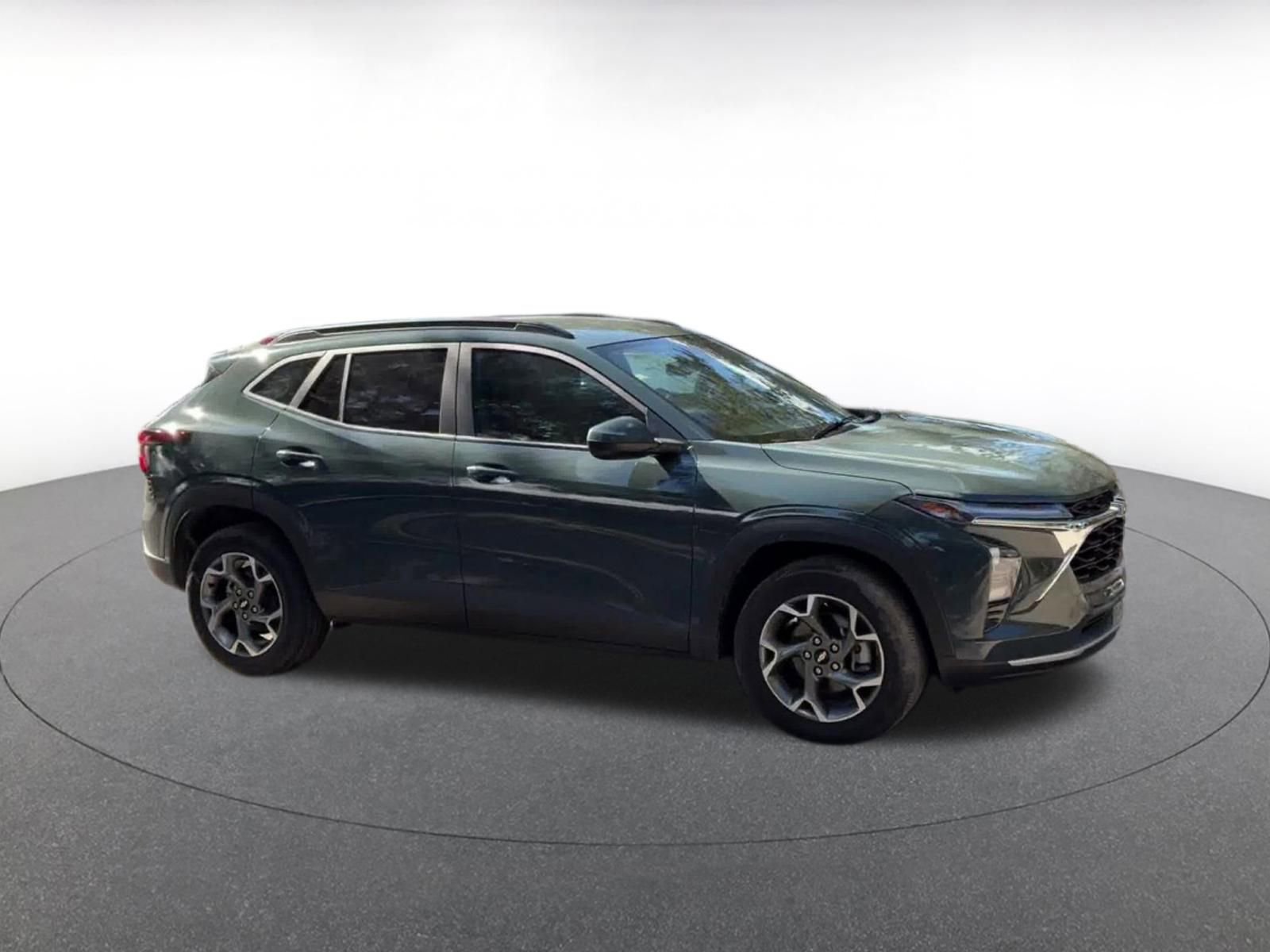 Thumbnail: 2025 Chevrolet Trax - 2