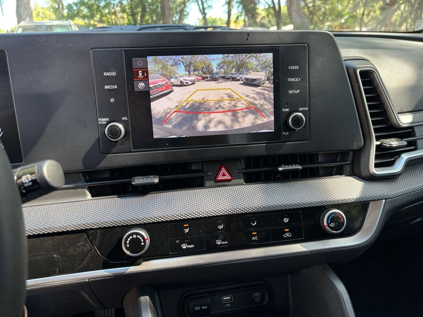 Thumbnail: 2025 Kia Sportage - 17