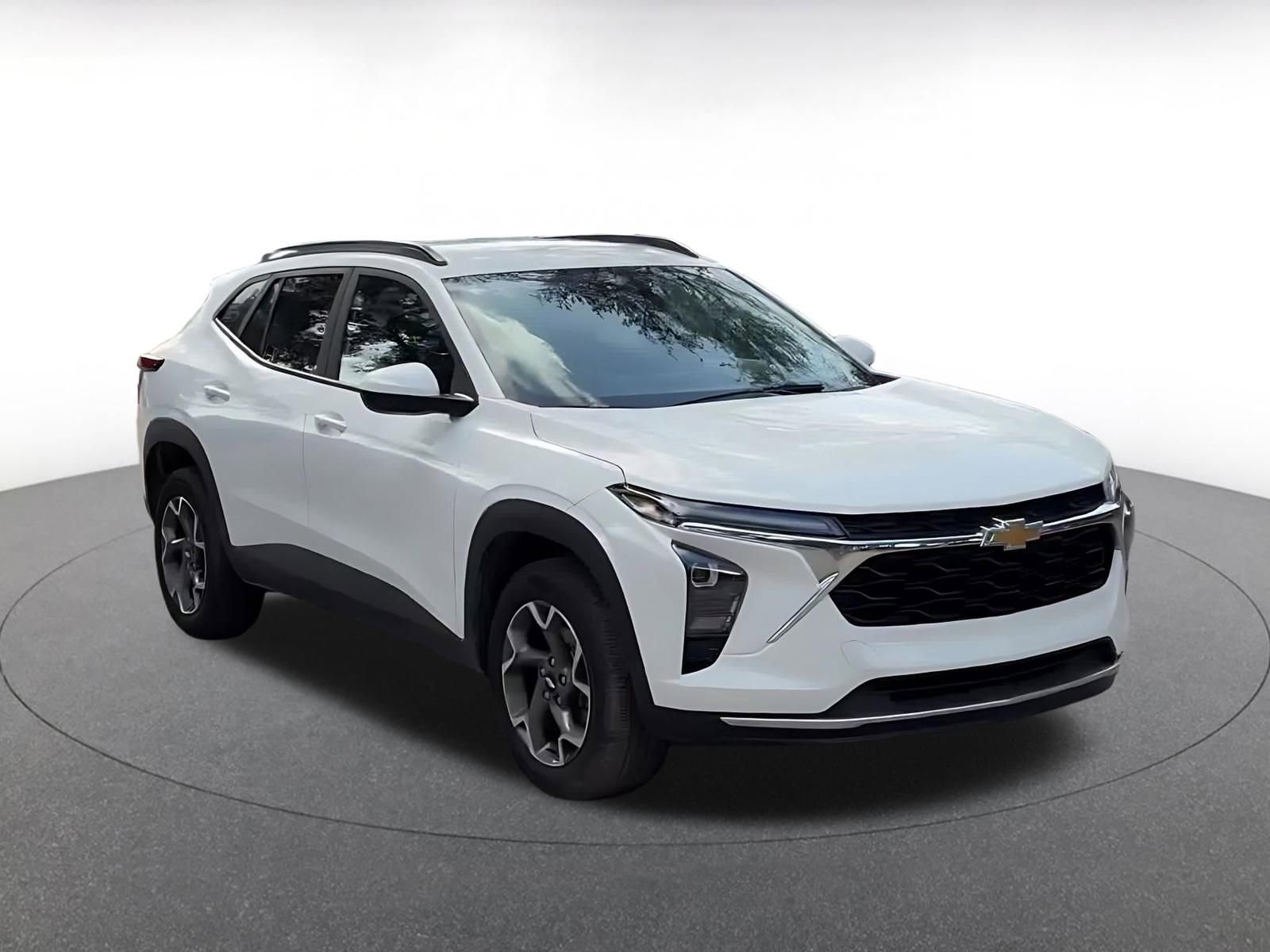 Thumbnail: 2025 Chevrolet Trax - 3
