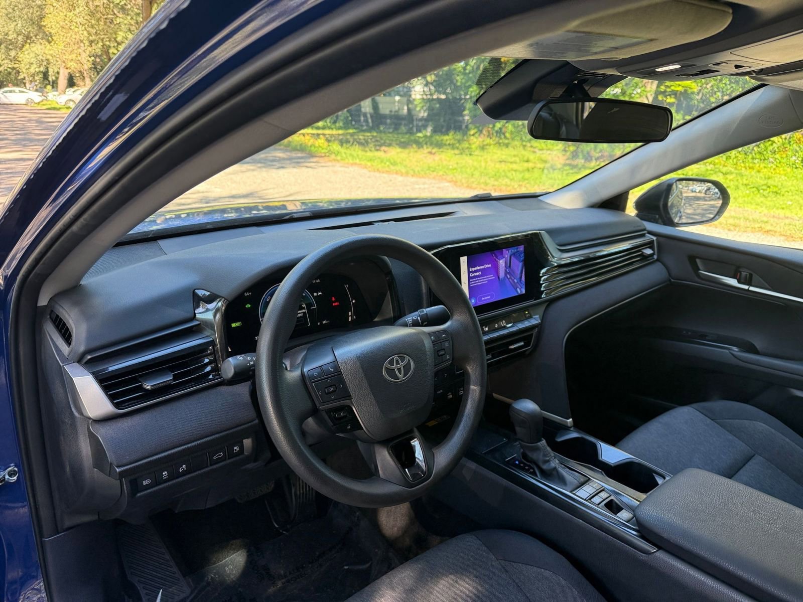 Thumbnail: 2025 Toyota Camry - 28