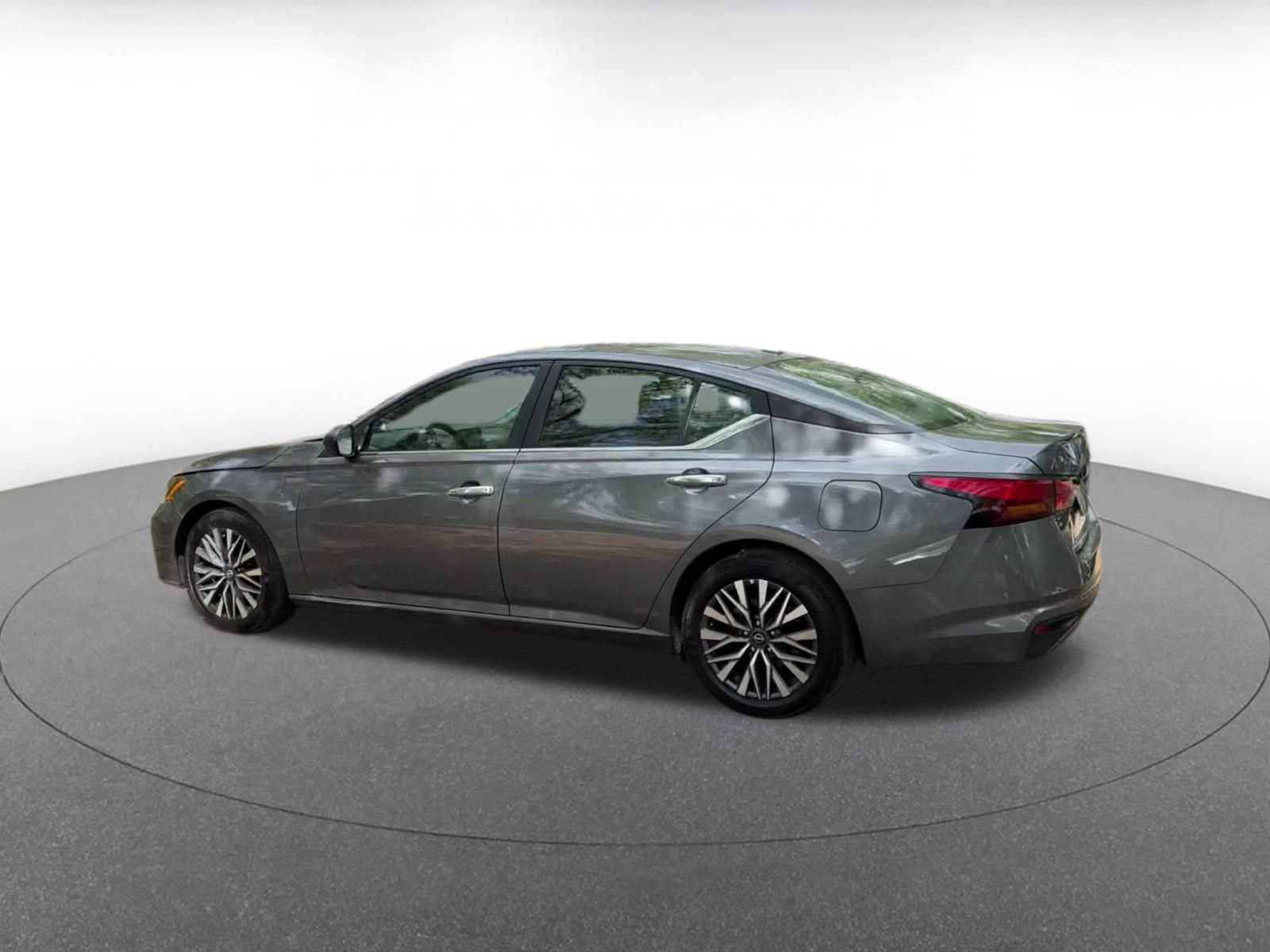 Thumbnail: 2025 Nissan Altima - 11