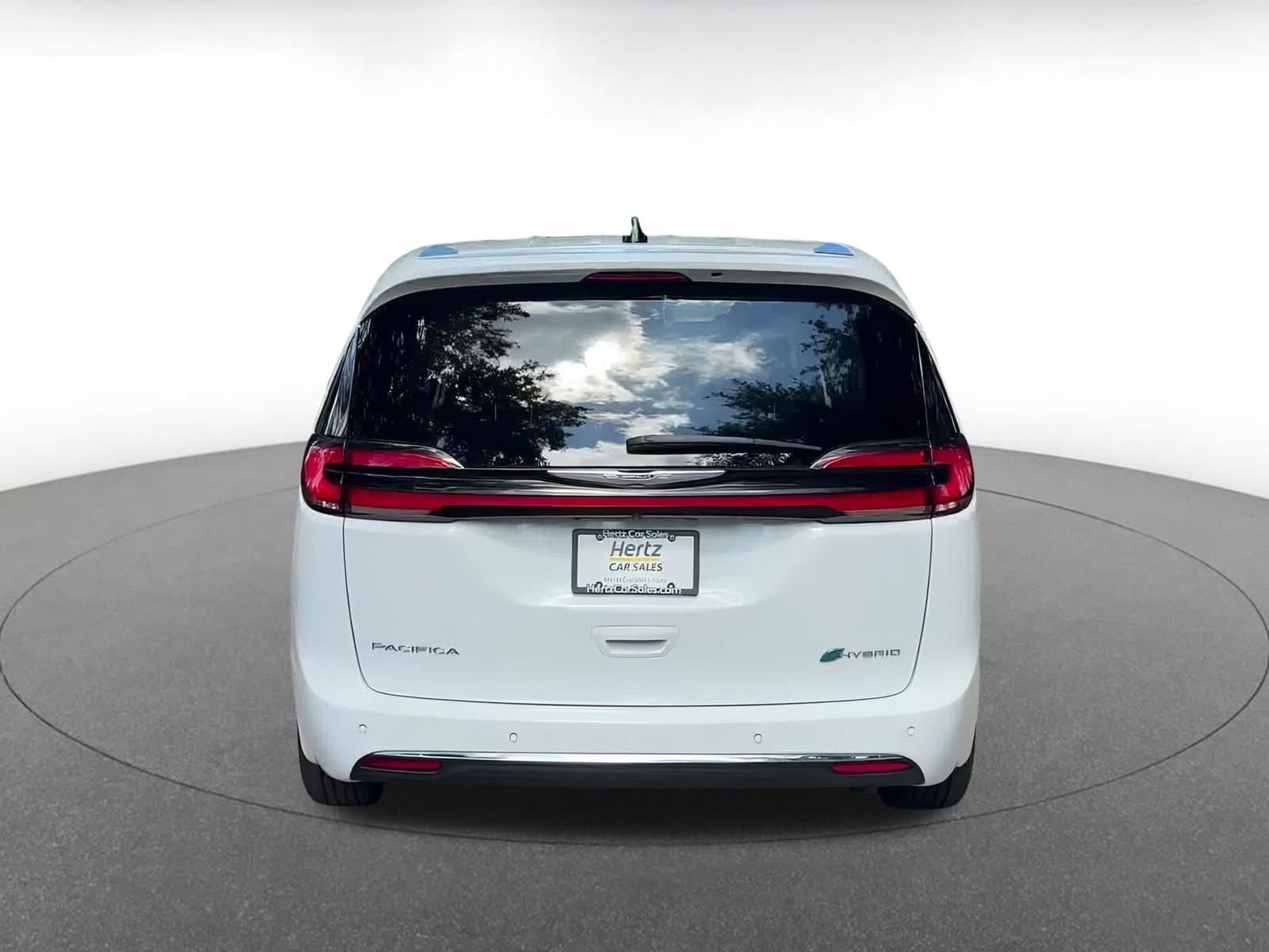 Thumbnail: 2023 Chrysler Pacifica - 12