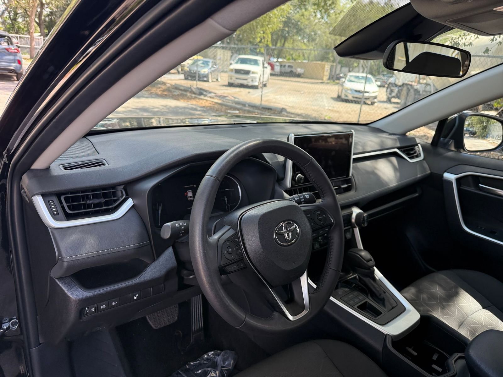 Thumbnail: 2024 Toyota RAV4 - 28