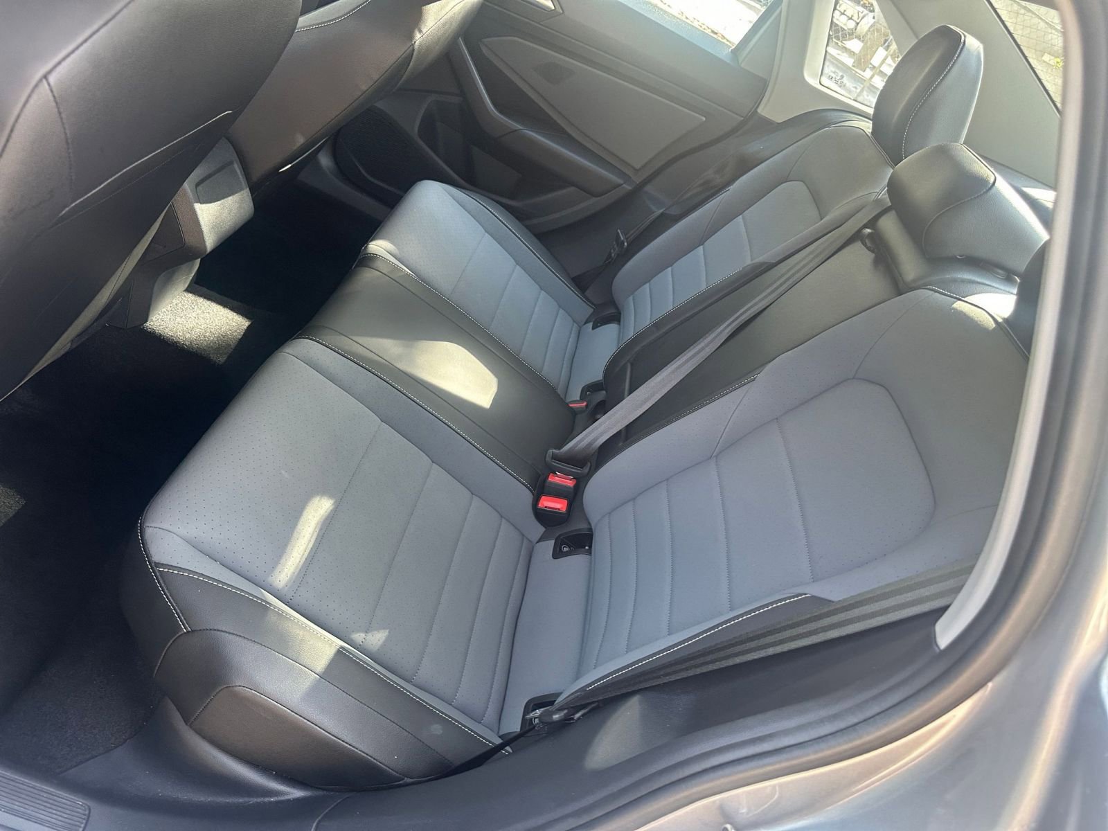 Thumbnail: 2025 Volkswagen Jetta - 33