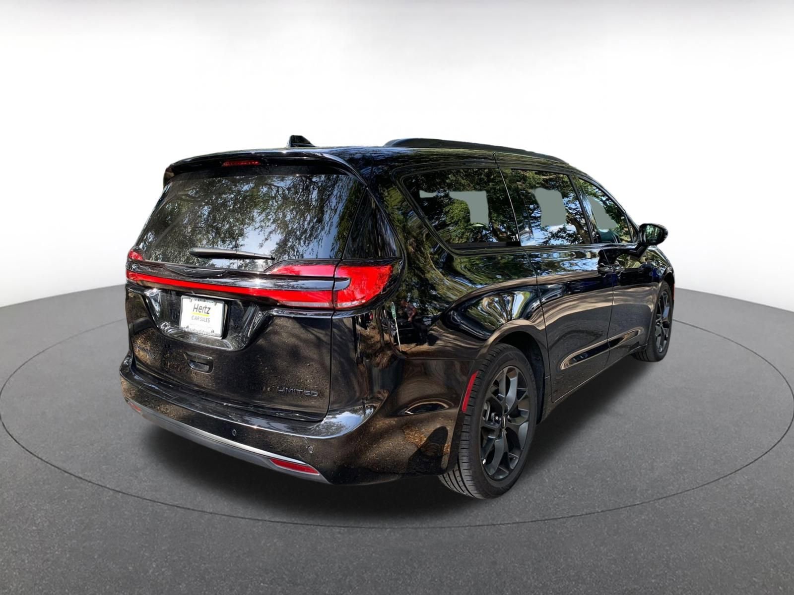 Thumbnail: 2025 Chrysler Pacifica - 7