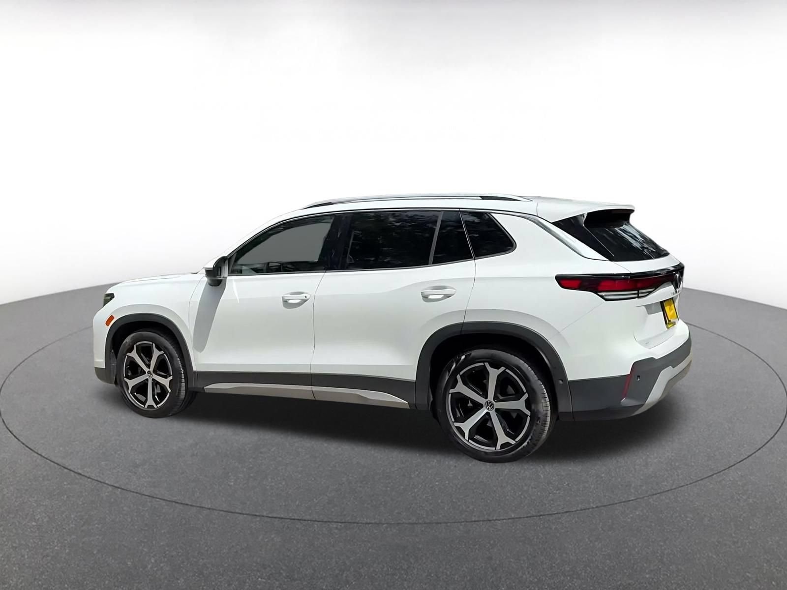 Thumbnail: 2026 Volkswagen Tiguan - 9