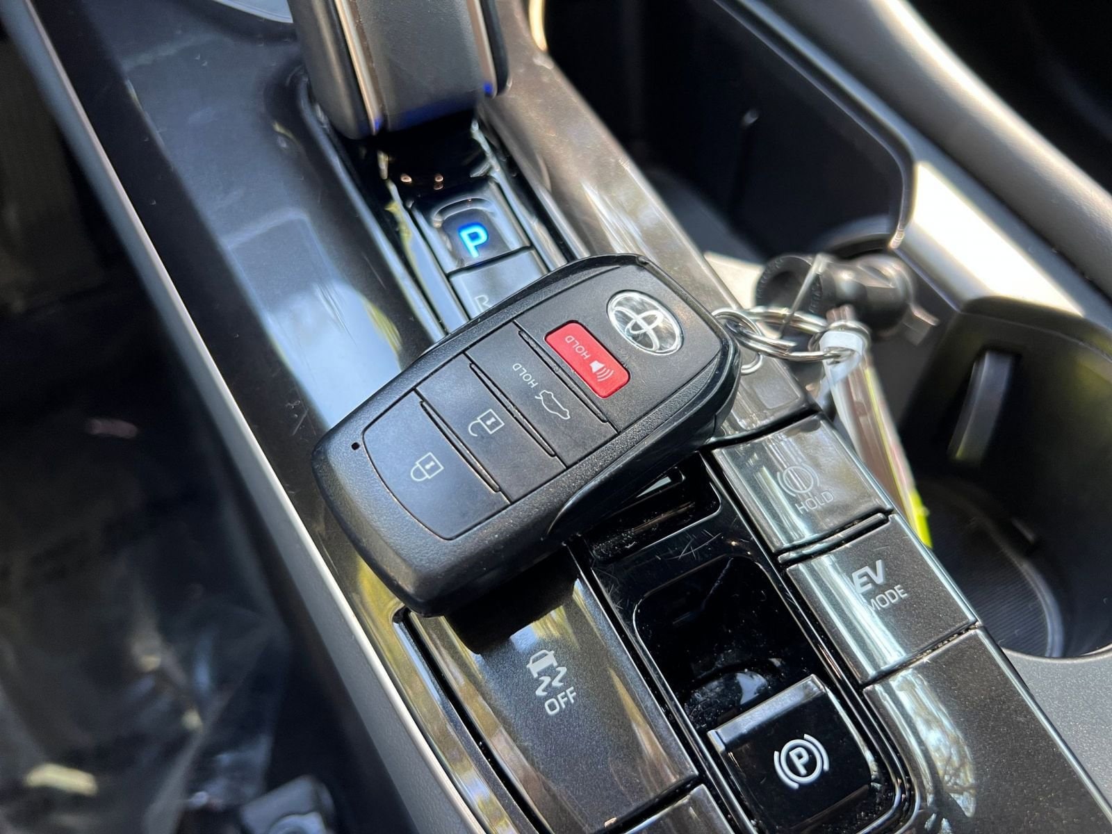 Thumbnail: 2025 Toyota Crown - 21