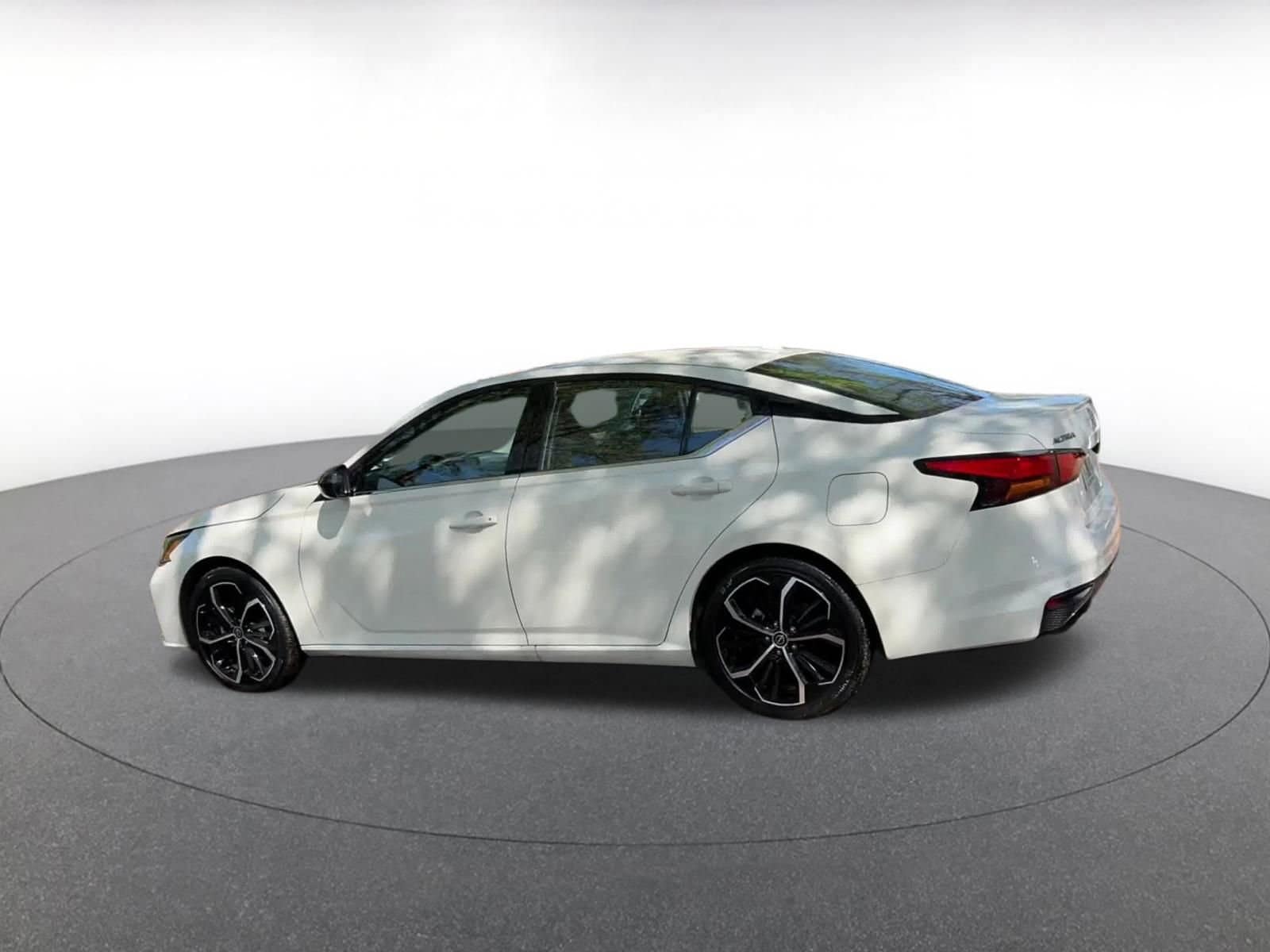 Thumbnail: 2025 Nissan Altima - 10