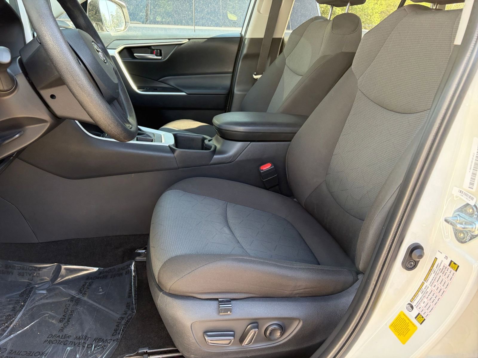 Thumbnail: 2025 Toyota RAV4 - 27