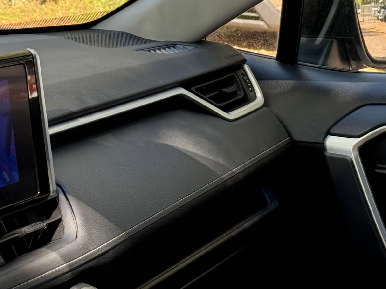 Thumbnail: 2025 Toyota RAV4 - 31