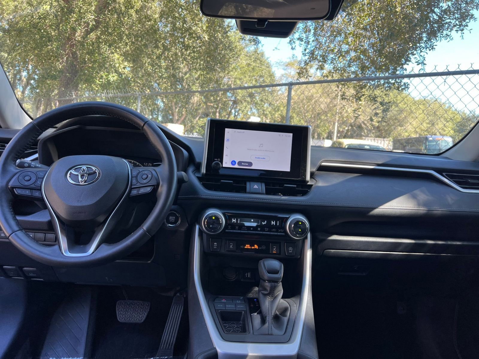 Thumbnail: 2025 Toyota RAV4 - 27