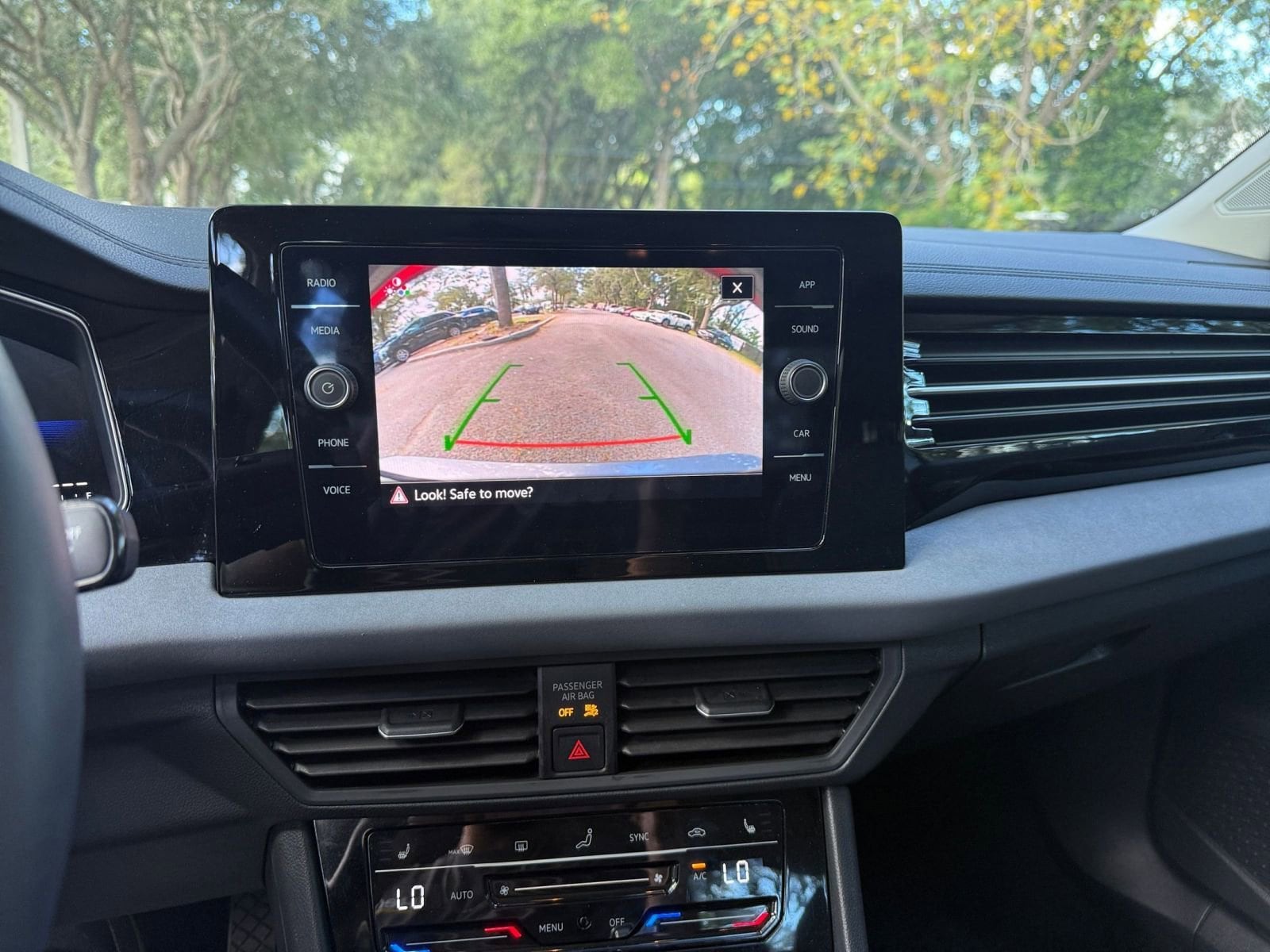 Thumbnail: 2025 Volkswagen Jetta - 17