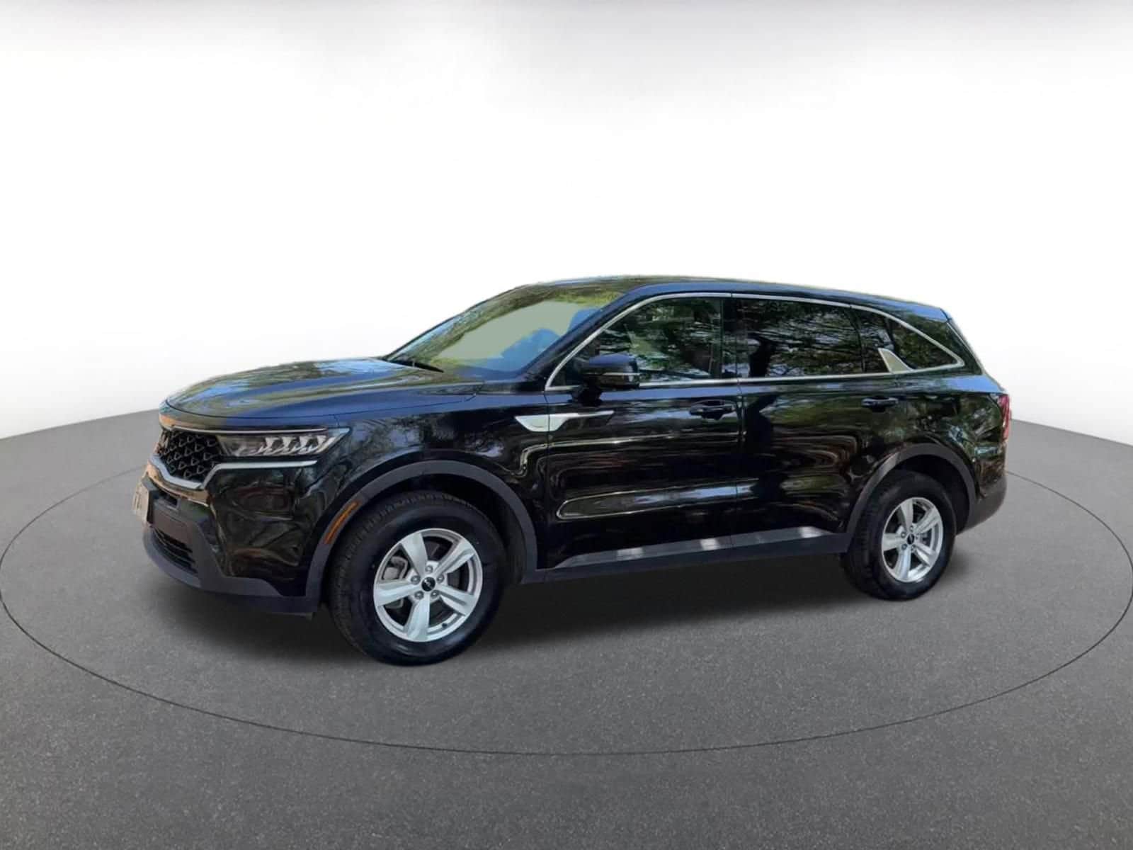 Thumbnail: 2023 Kia Sorento - 8