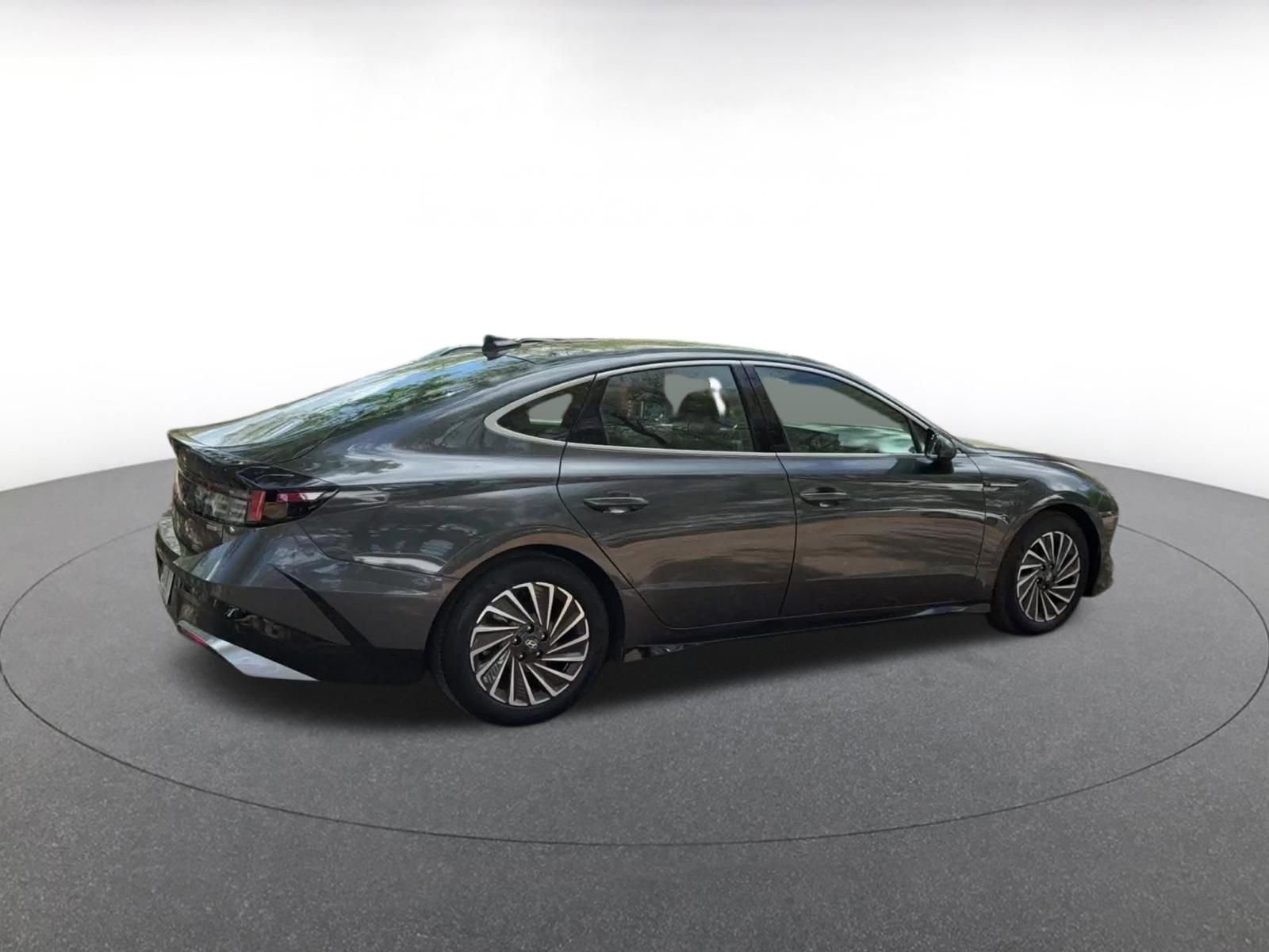 Thumbnail: 2025 Hyundai Sonata - 16