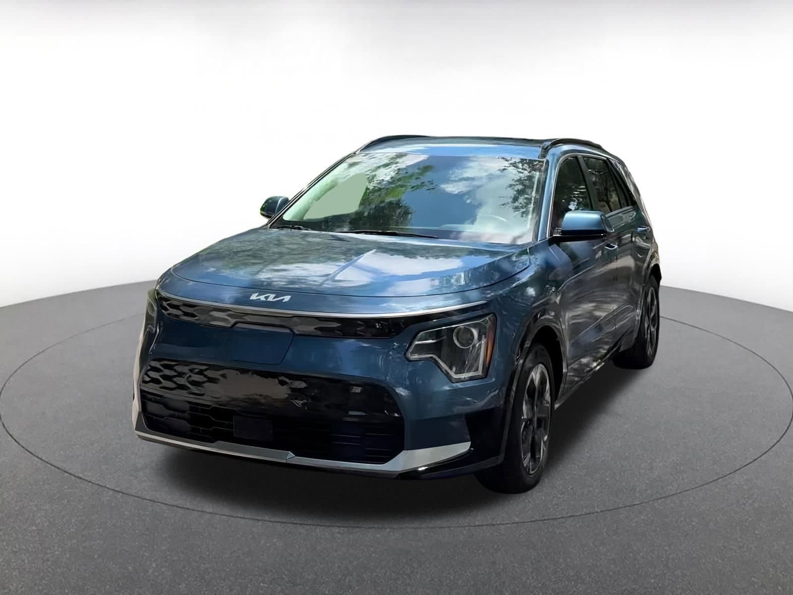 Thumbnail: 2023 Kia Niro - 7