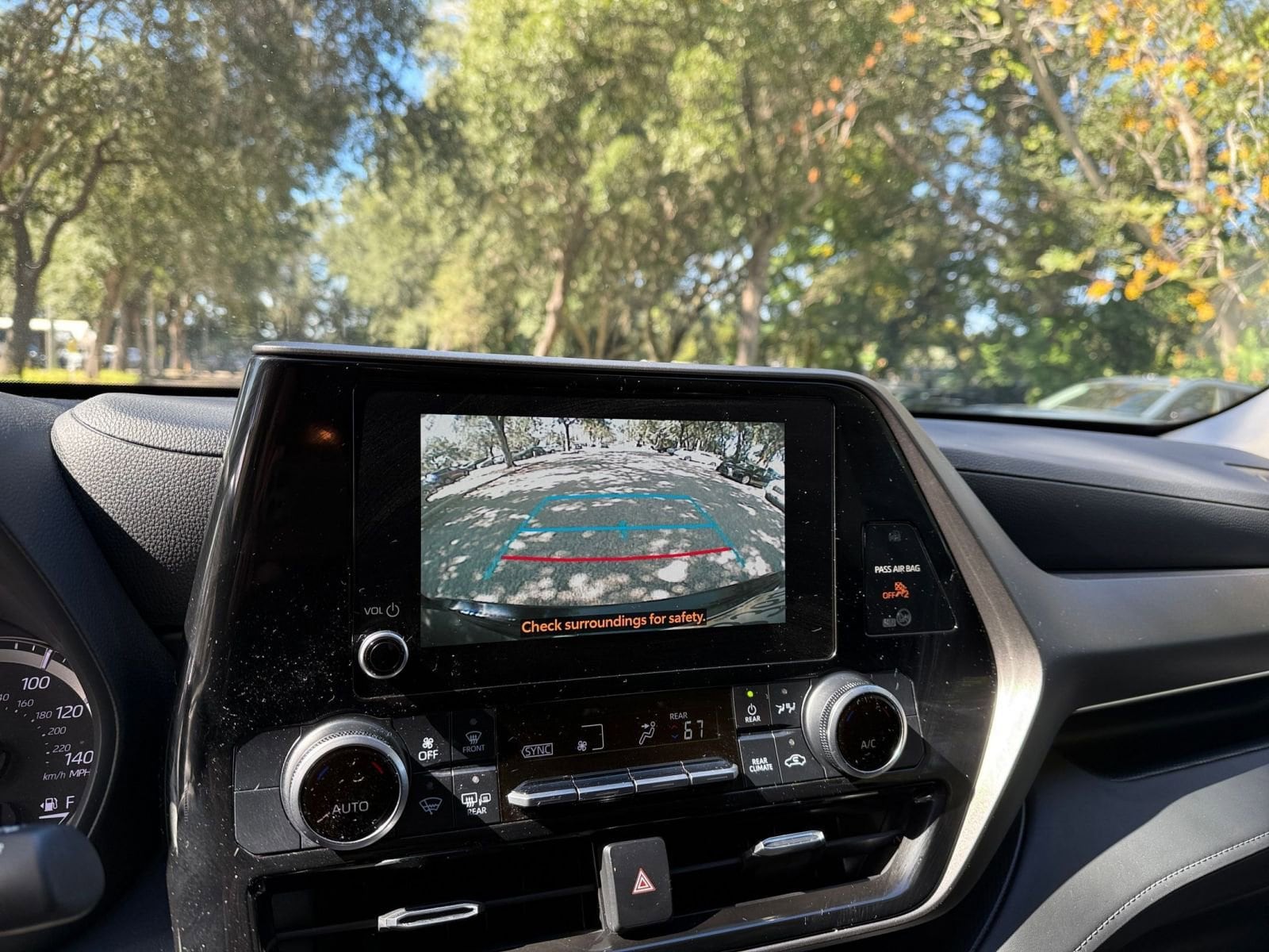 Thumbnail: 2025 Toyota Highlander - 17