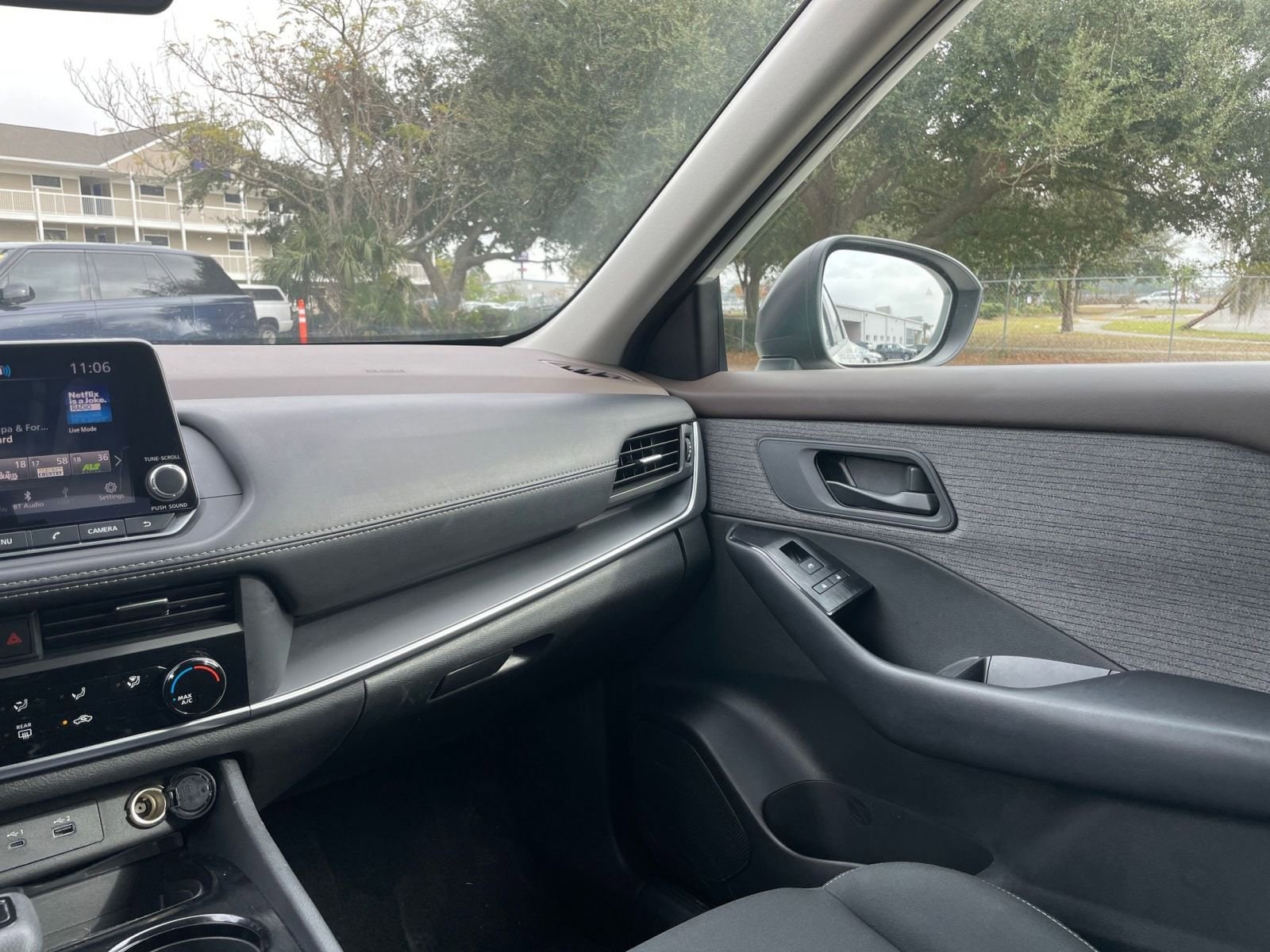 Thumbnail: 2023 Nissan Rogue - 34