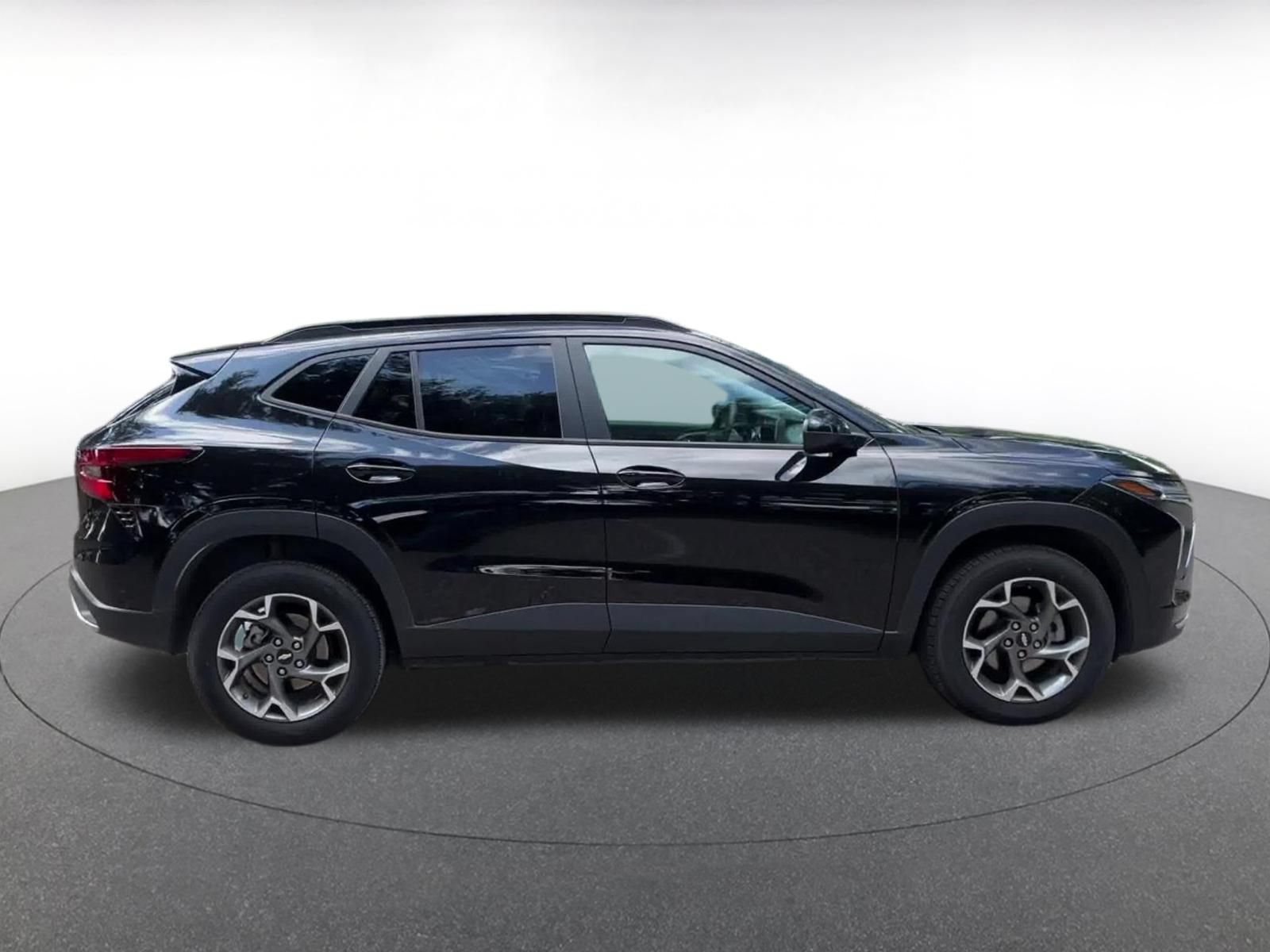 Thumbnail: 2025 Chevrolet Trax - 16