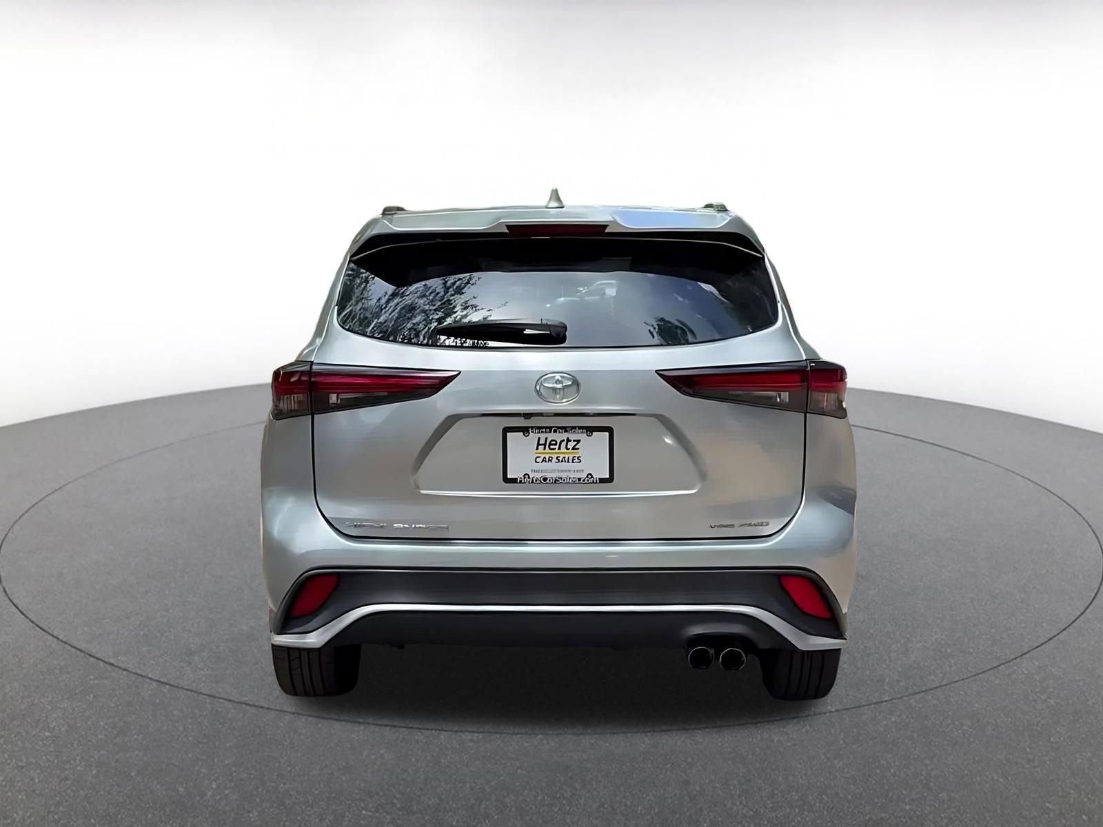 Thumbnail: 2024 Toyota Highlander - 12