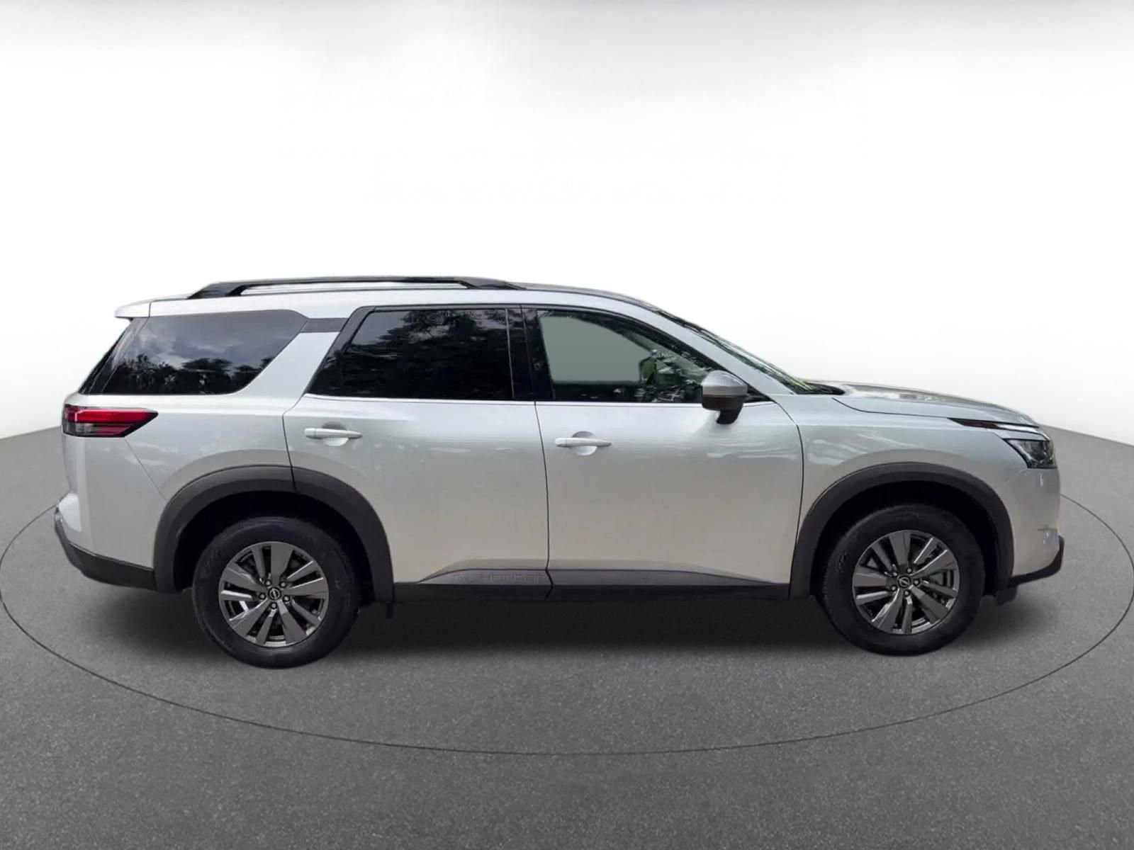 Thumbnail: 2025 Nissan Pathfinder - 16