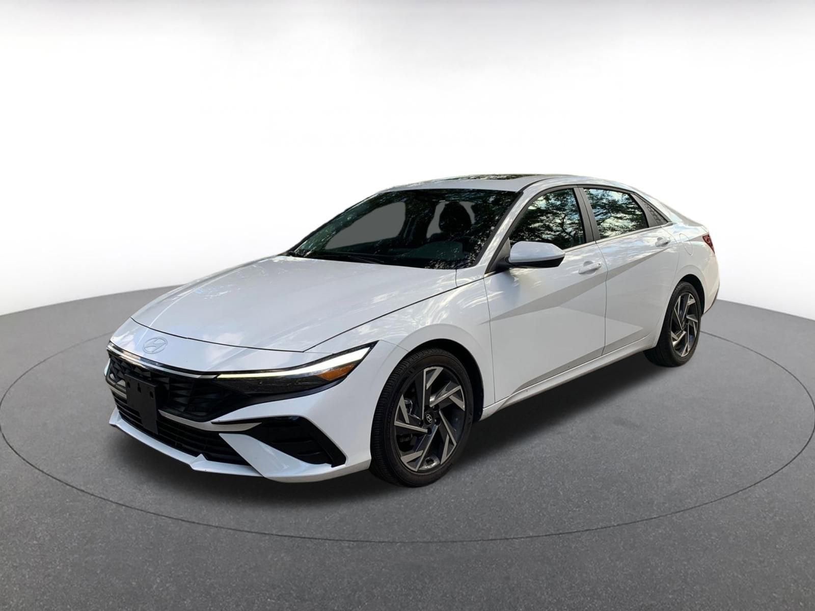 Thumbnail: 2025 Hyundai Elantra - 3