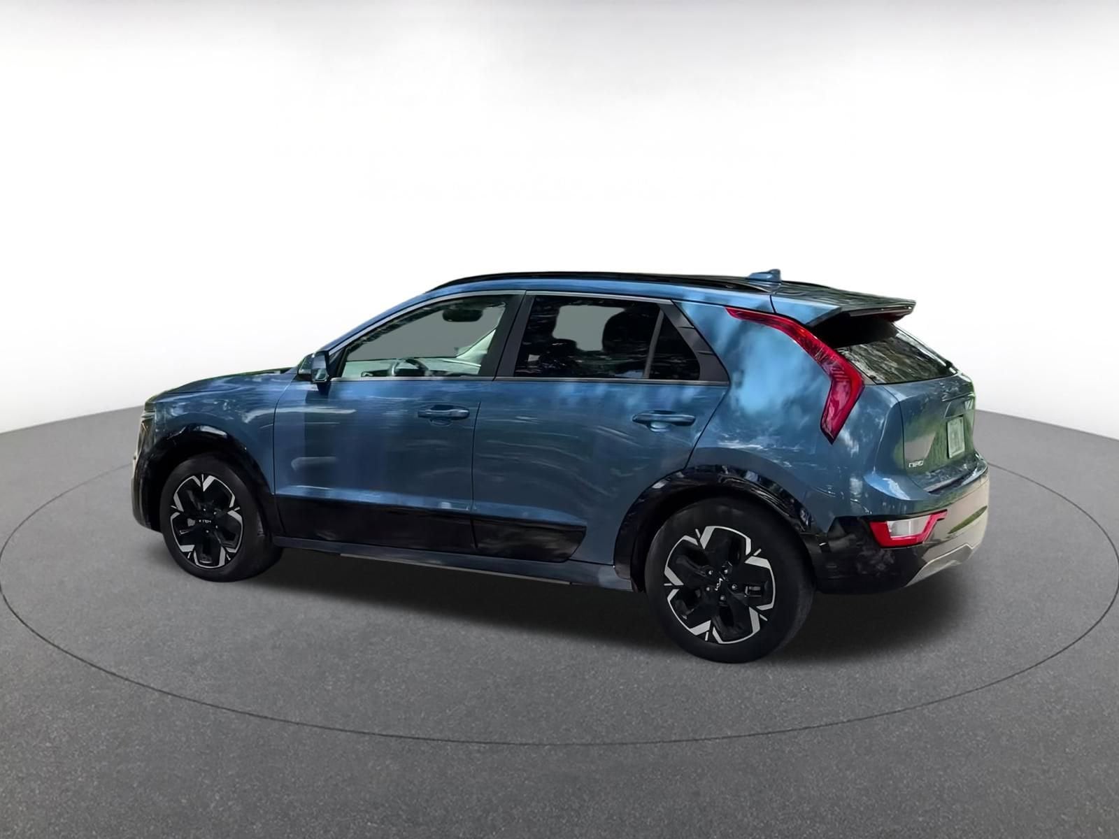 Thumbnail: 2023 Kia Niro - 10
