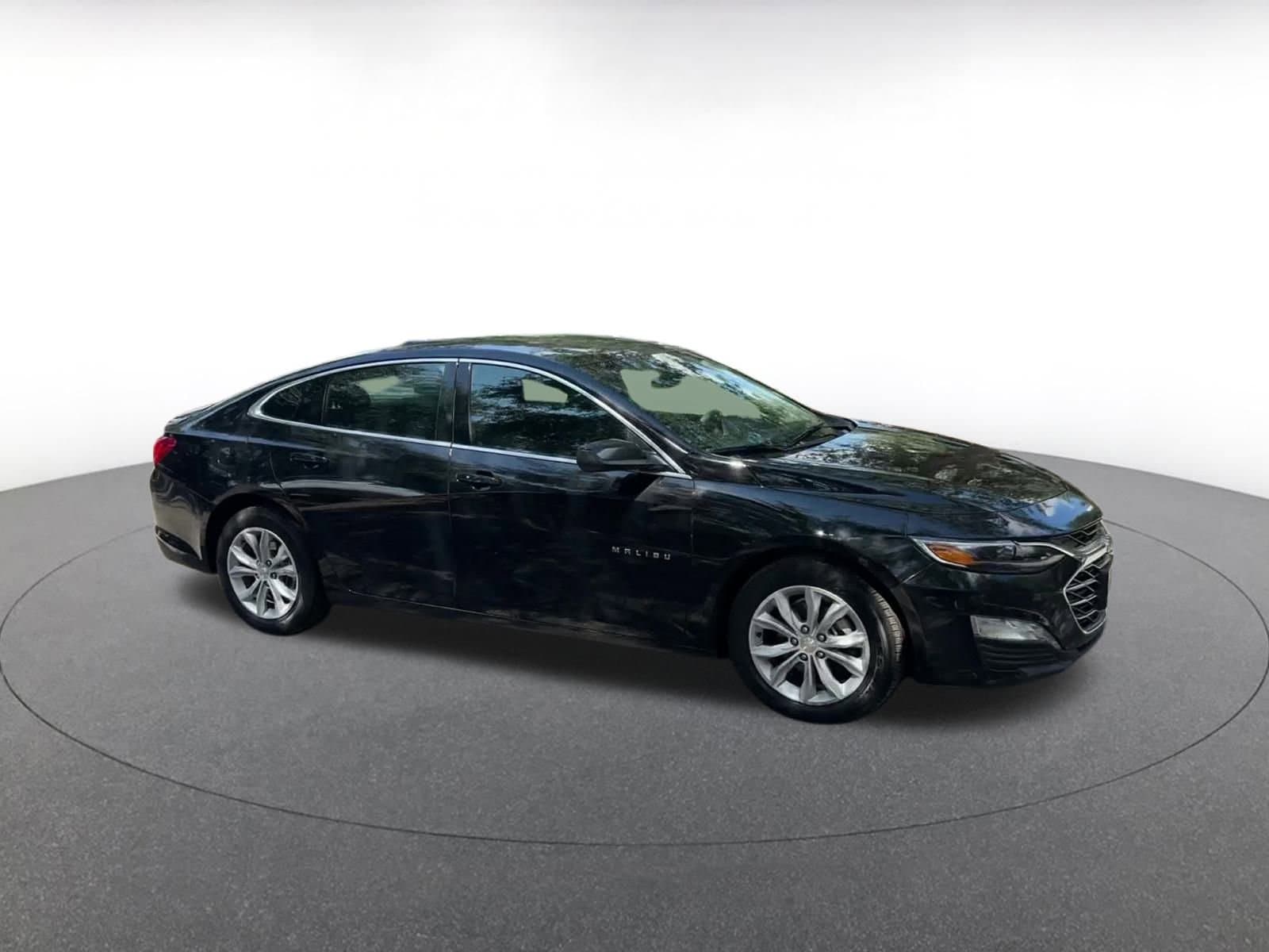 Thumbnail: 2024 Chevrolet Malibu - 2