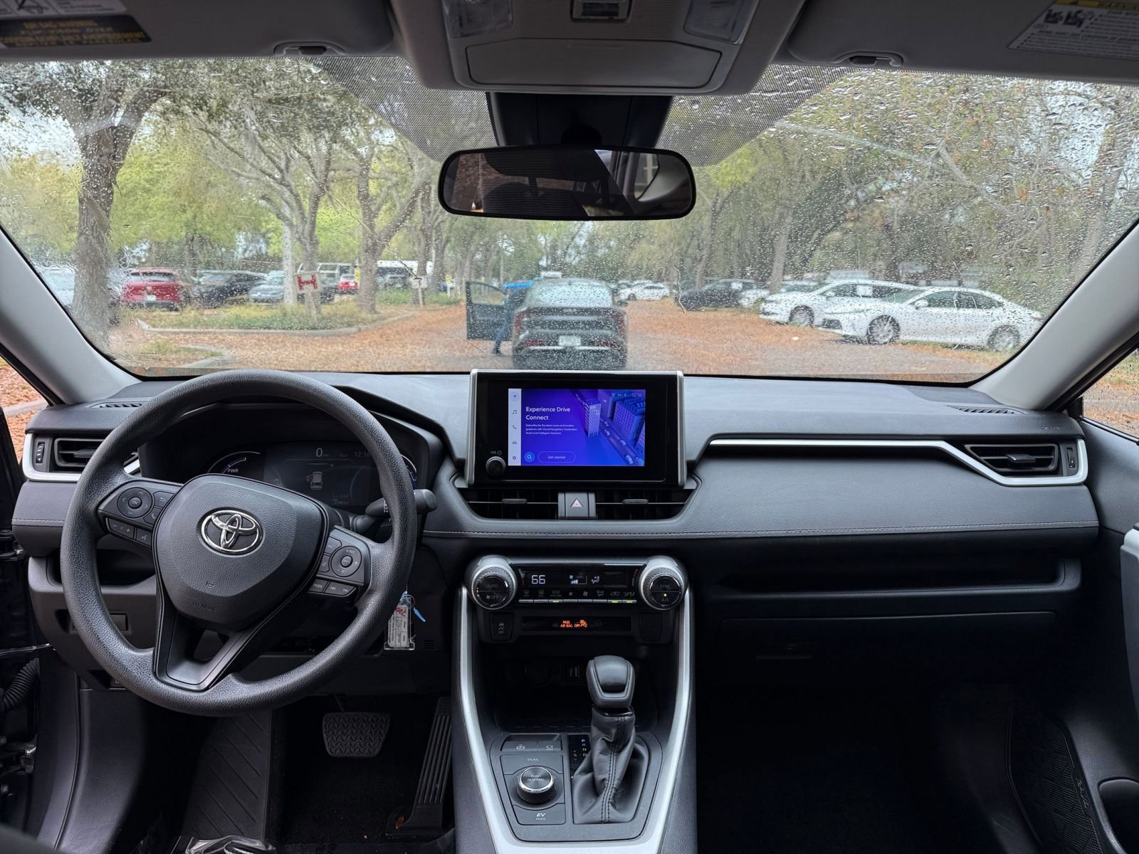 Thumbnail: 2025 Toyota RAV4 - 28