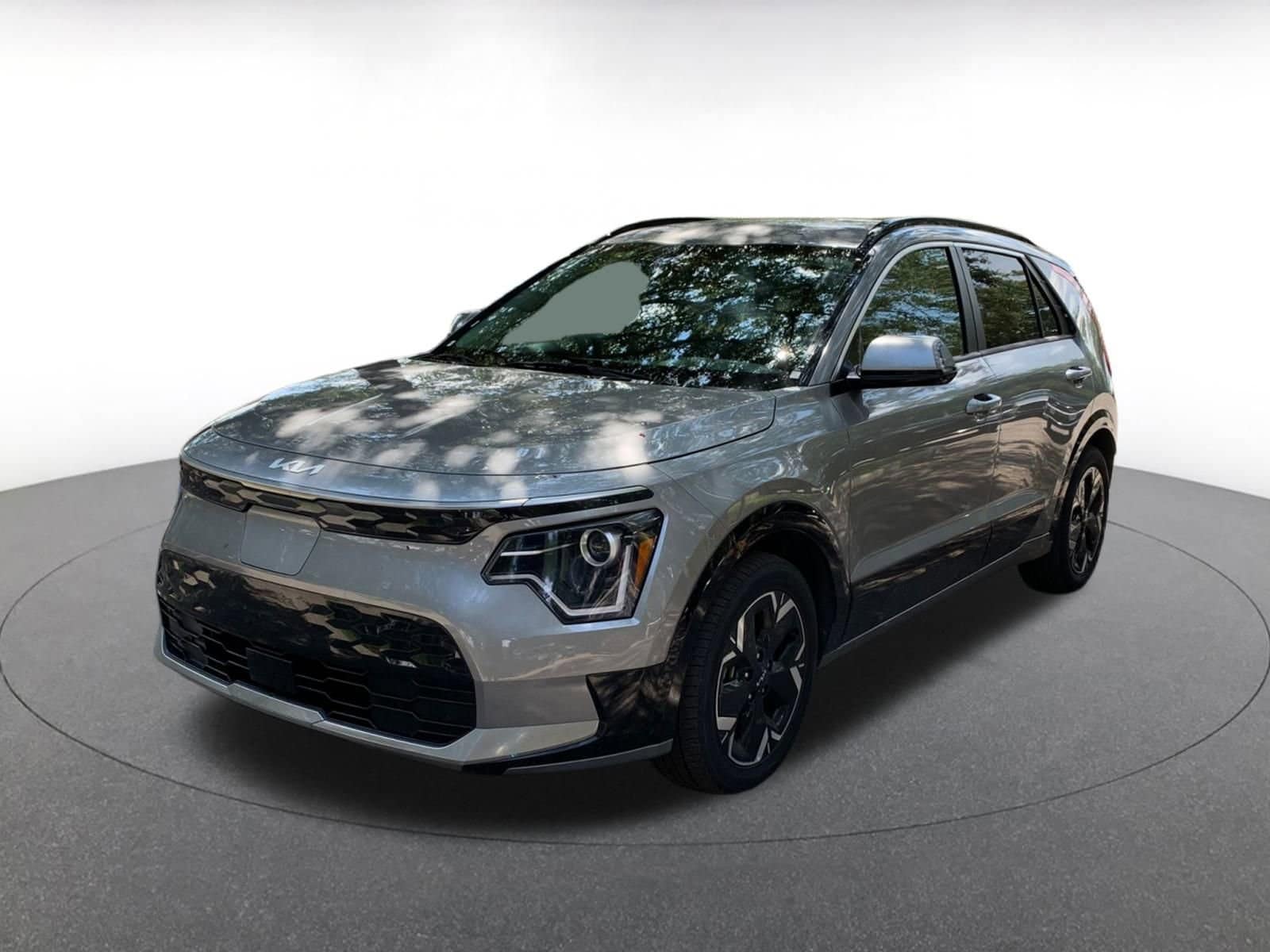 Thumbnail: 2023 Kia Niro - 3