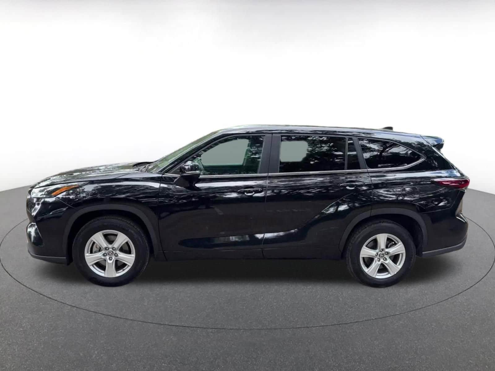 Thumbnail: 2025 Toyota Highlander - 9