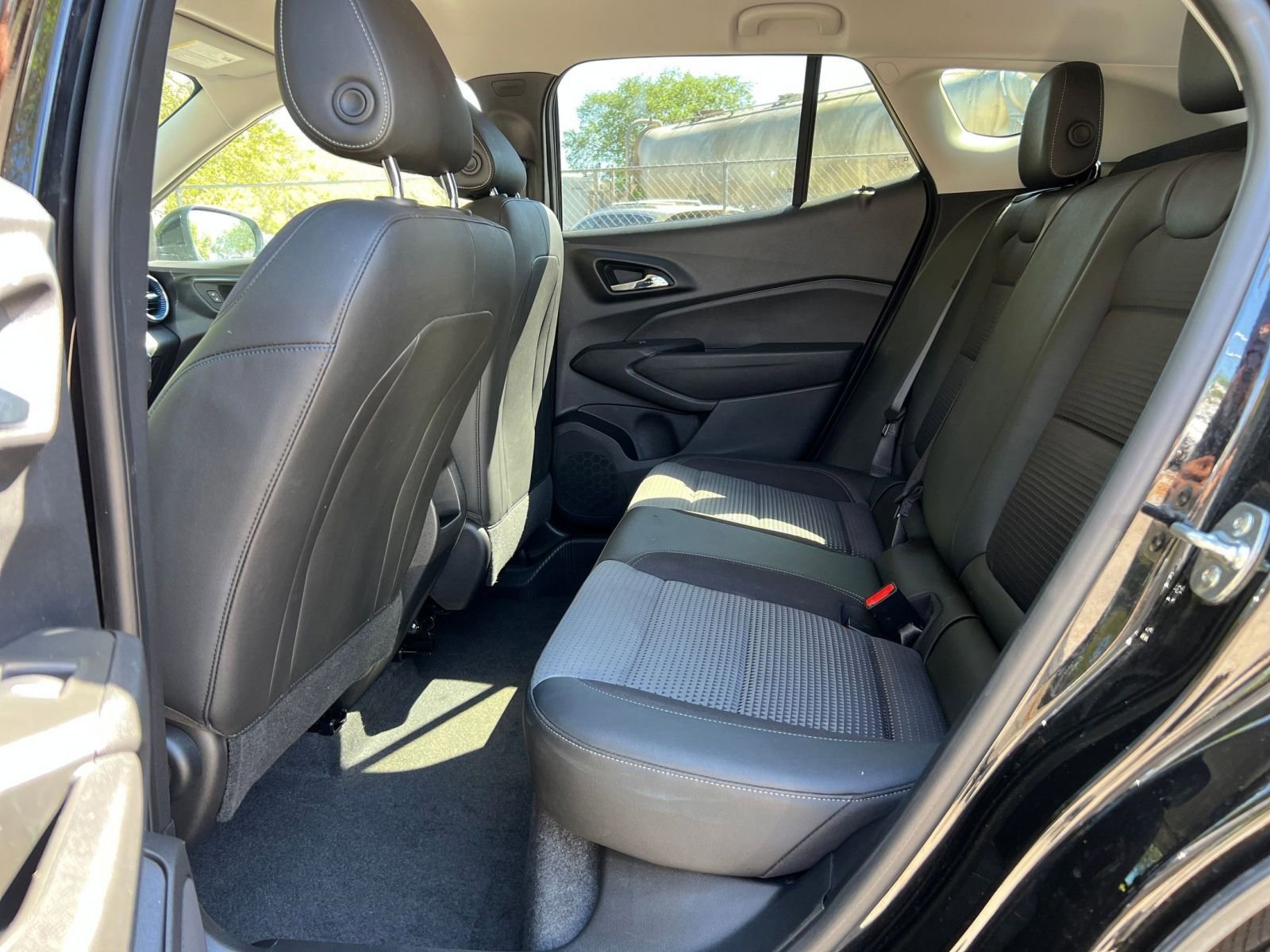 Thumbnail: 2025 Chevrolet Trax - 22