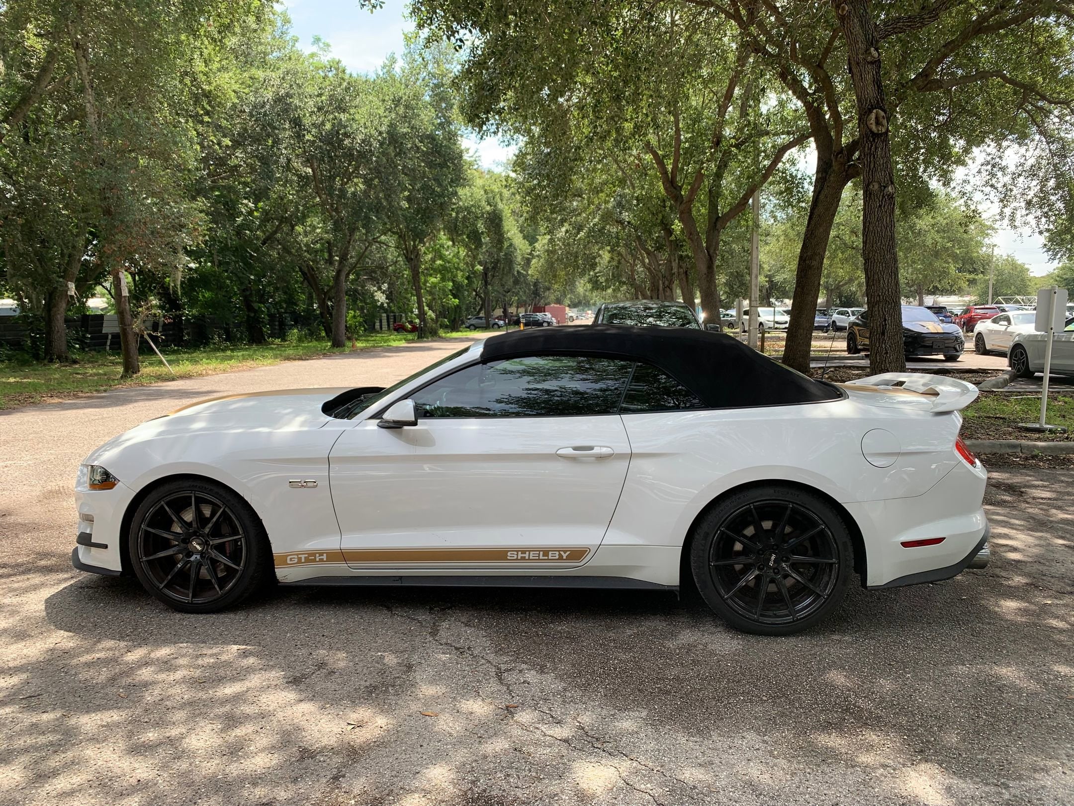 Thumbnail: 2022 Ford Mustang - 8