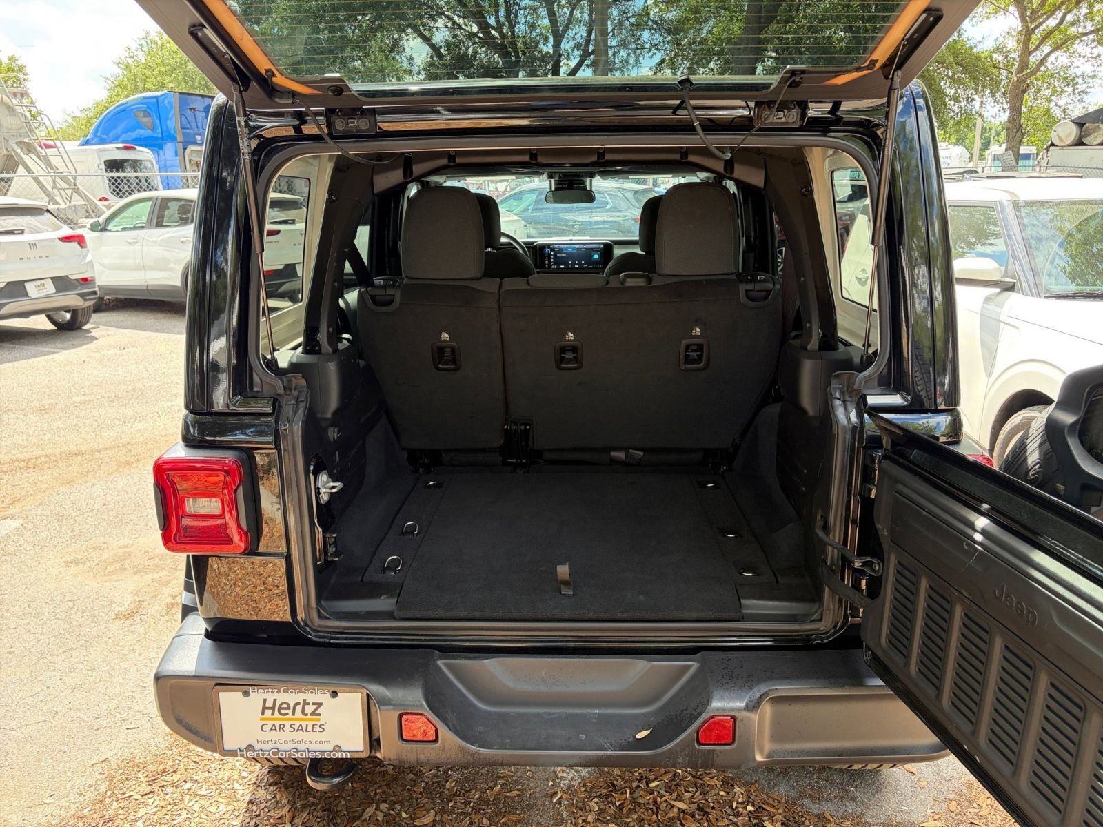 Thumbnail: 2025 Jeep Wrangler - 30