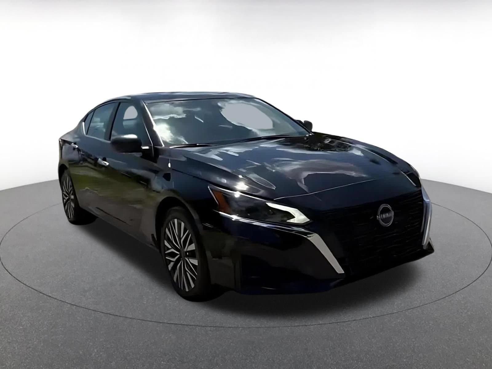Thumbnail: 2025 Nissan Altima - 3