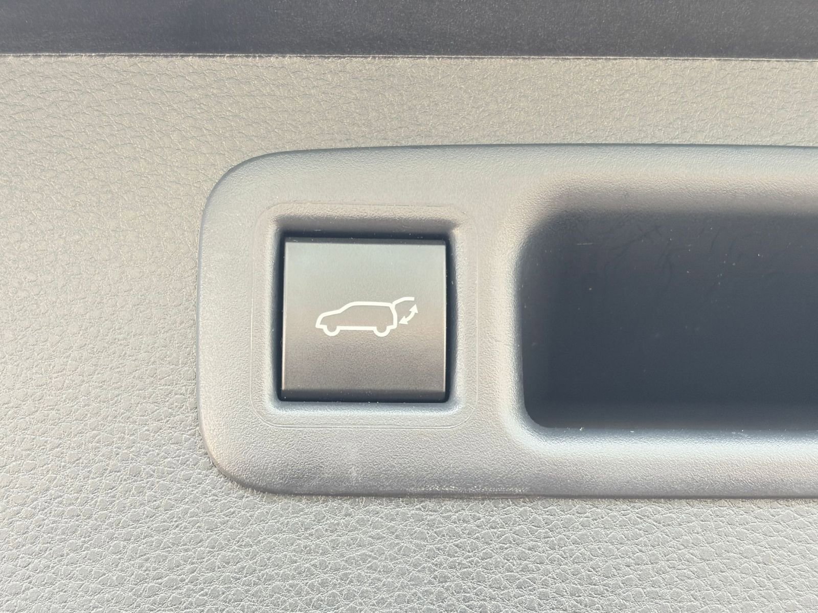 Thumbnail: 2025 Toyota Highlander - 24