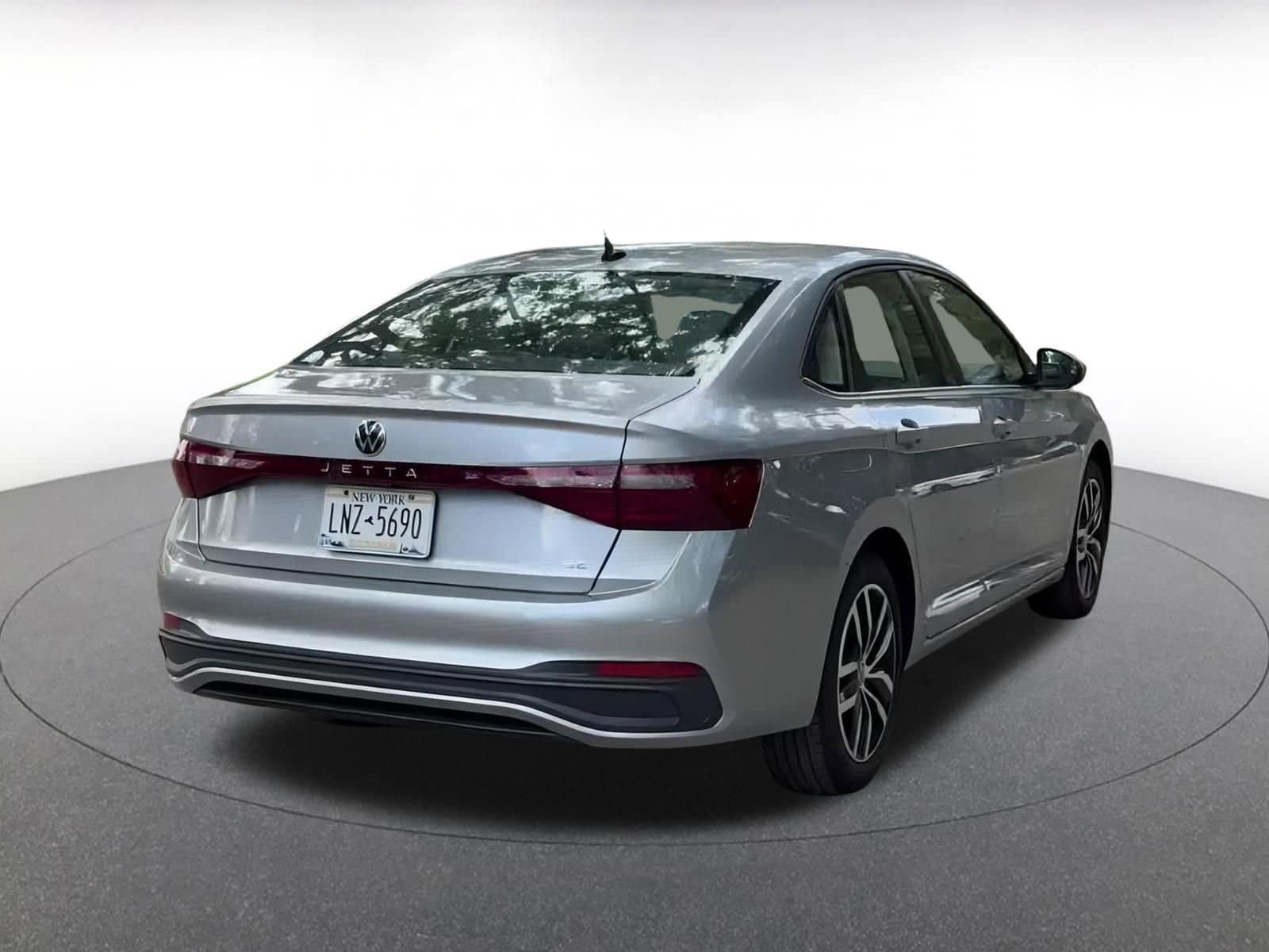 Thumbnail: 2025 Volkswagen Jetta - 14