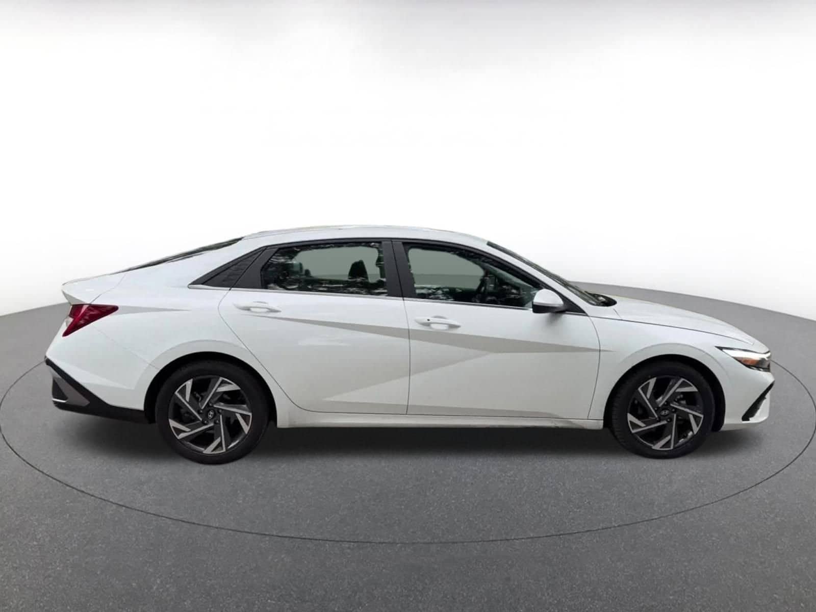 Thumbnail: 2025 Hyundai Elantra - 16