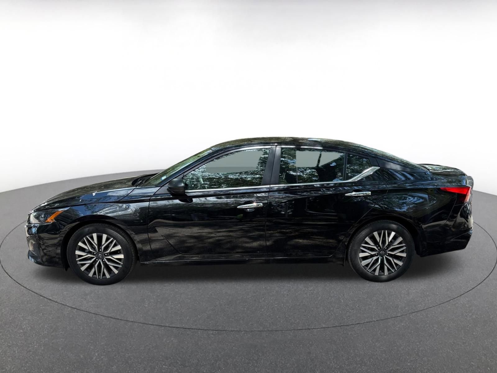 Thumbnail: 2025 Nissan Altima - 11