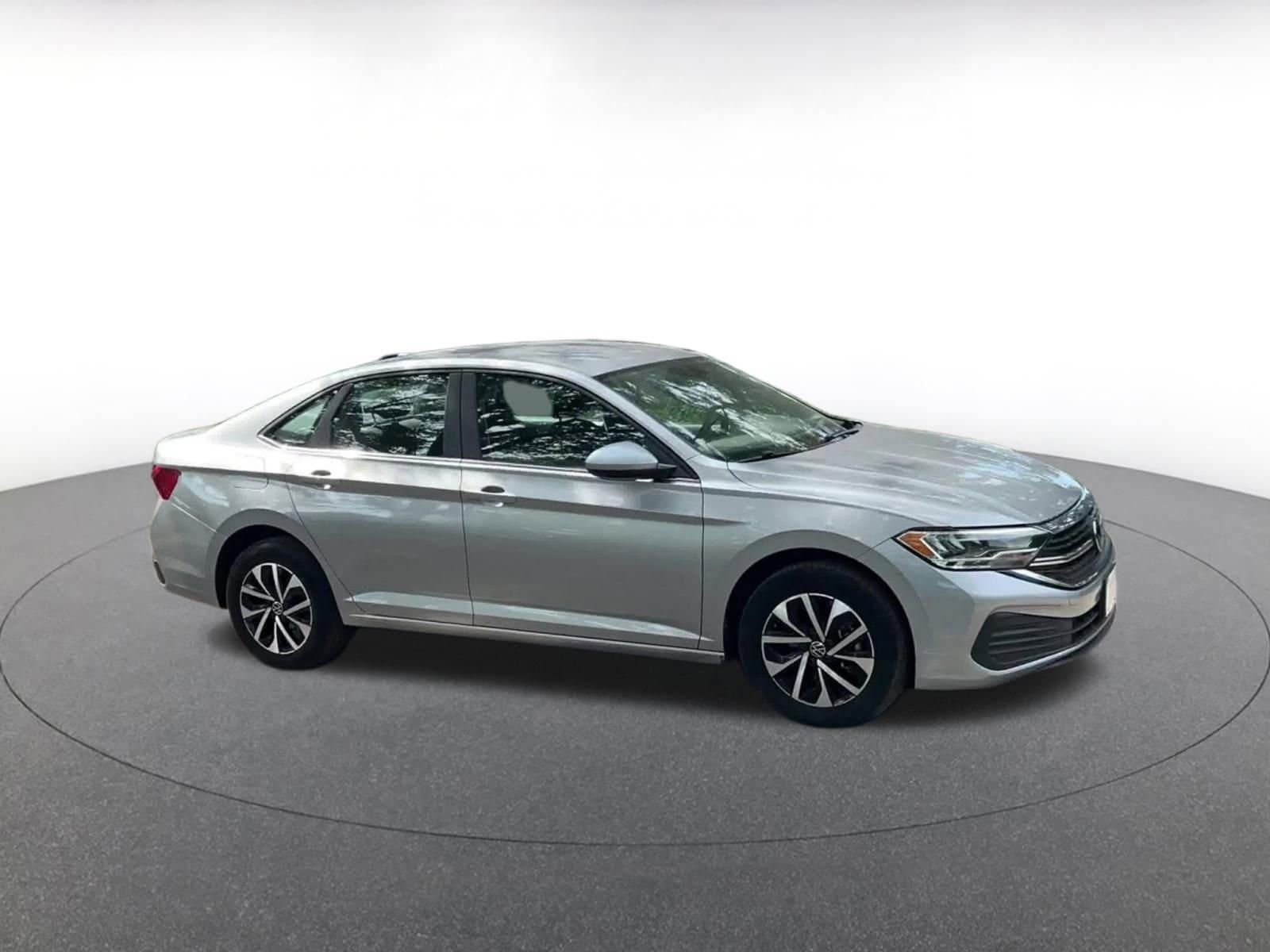 Thumbnail: 2024 Volkswagen Jetta - 2