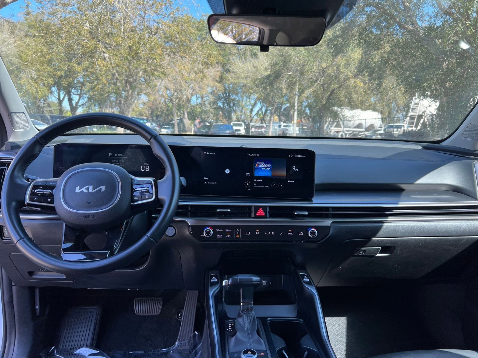 Thumbnail: 2024 Kia Sorento - 31