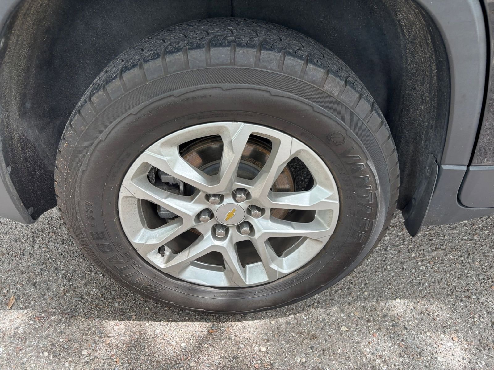 Thumbnail: 2021 Chevrolet Traverse - 31