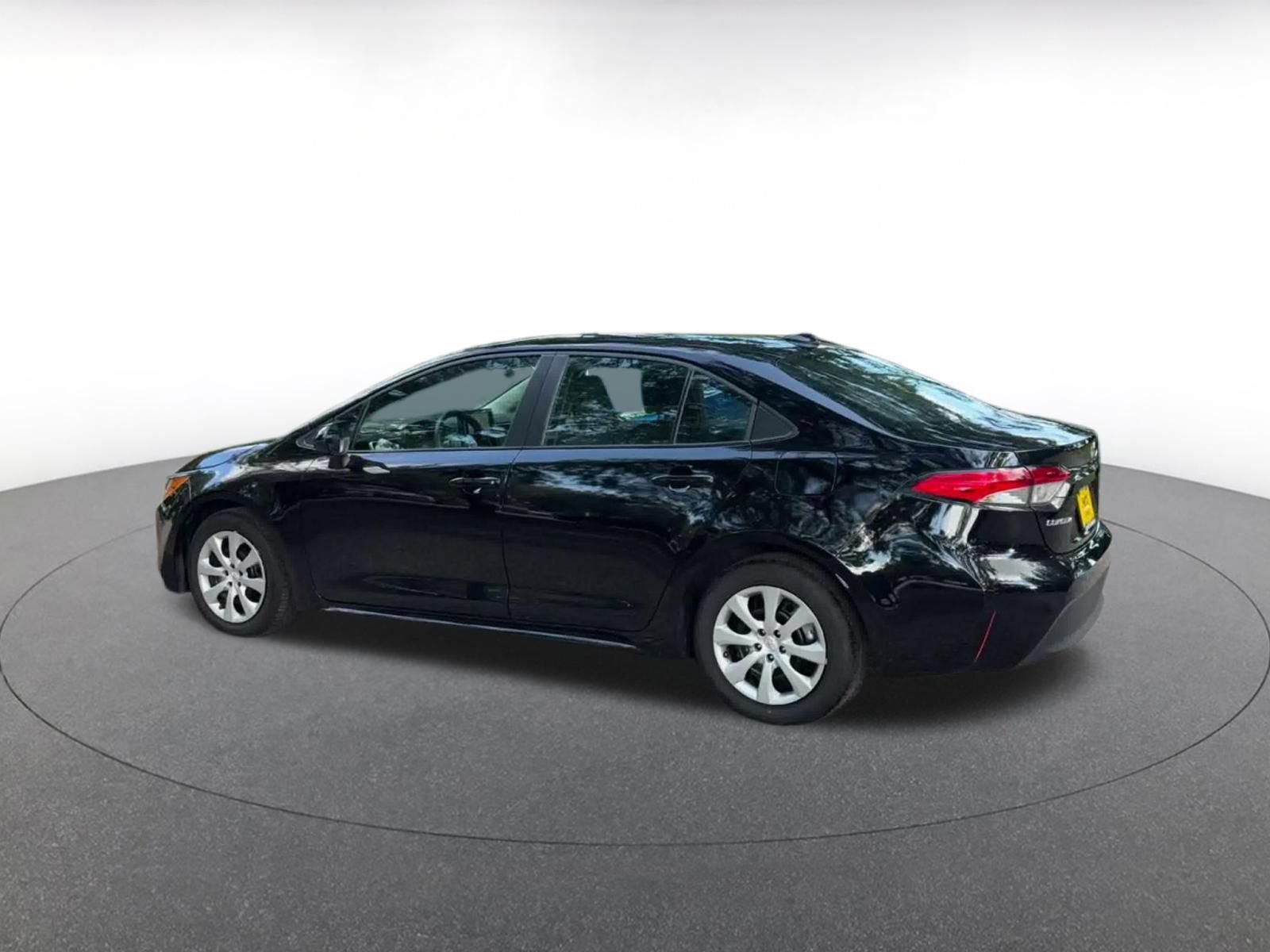 Thumbnail: 2025 Toyota Corolla - 9