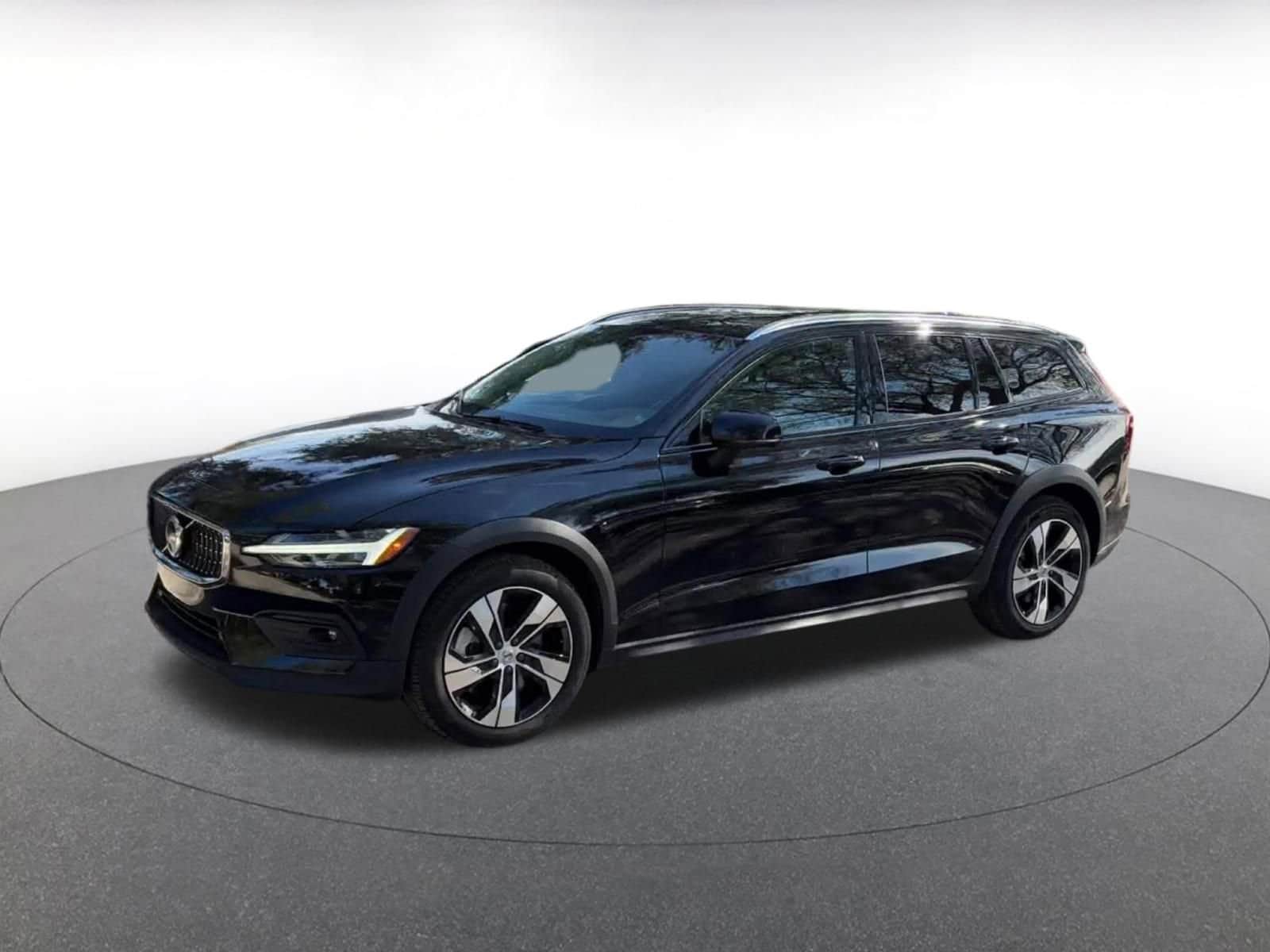 Thumbnail: 2025 Volvo S60 - 8