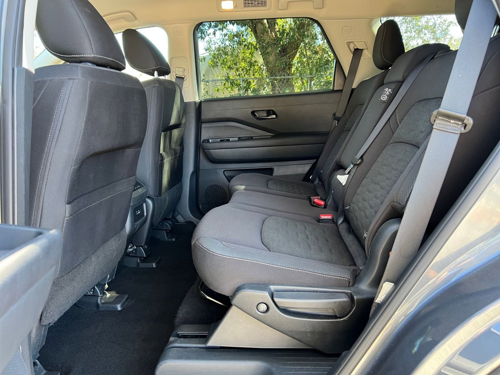 Thumbnail: 2025 Nissan Pathfinder - 27