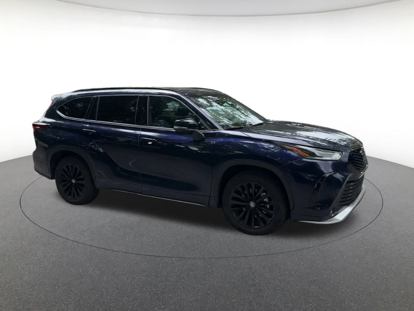 2024 Toyota Highlander XSE 2