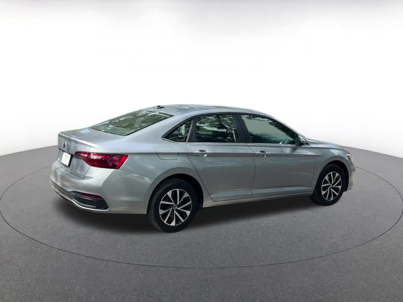 Thumbnail: 2024 Volkswagen Jetta - 15