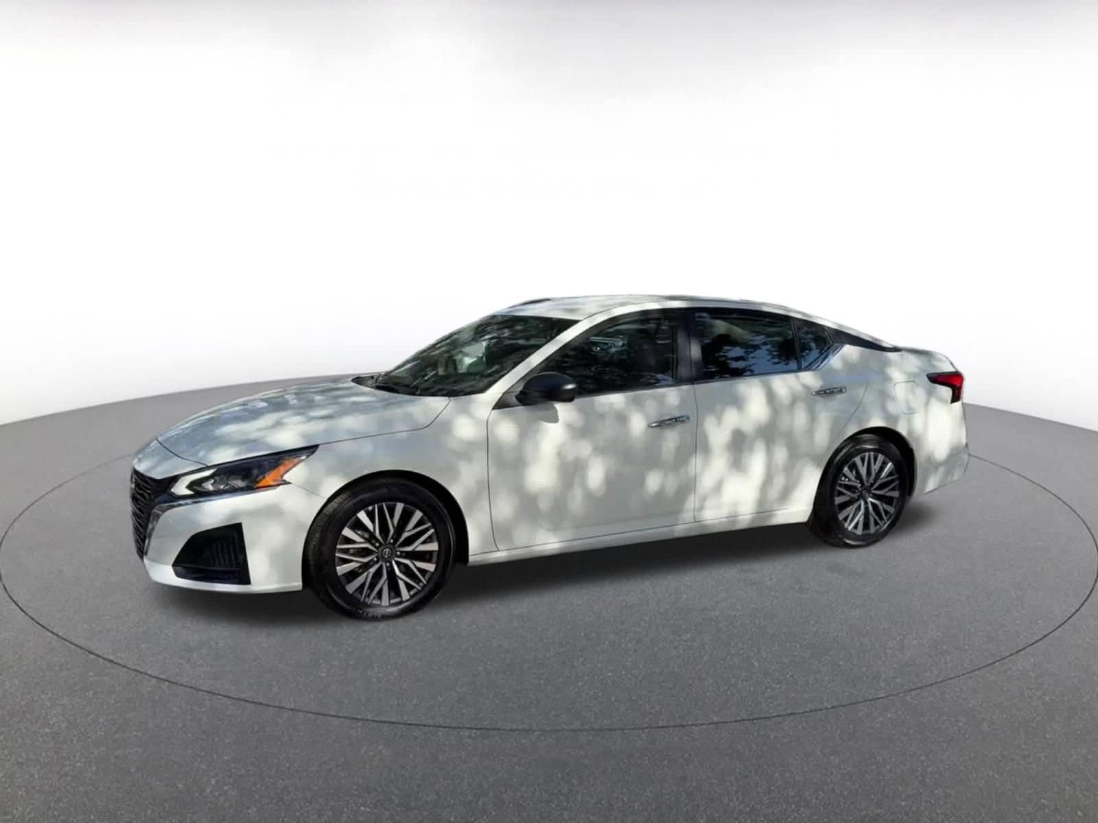 Thumbnail: 2025 Nissan Altima - 16