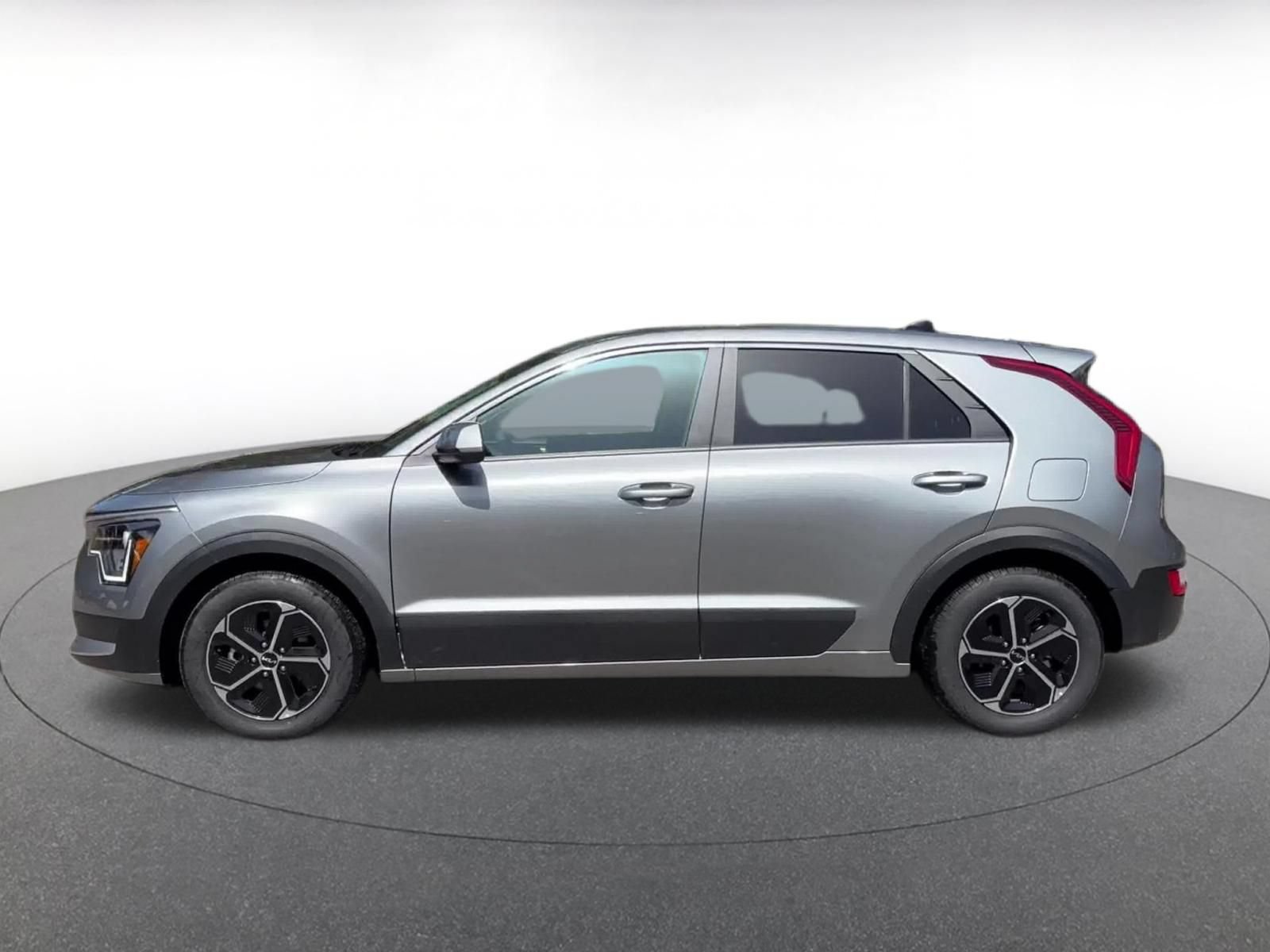 Thumbnail: 2026 Kia Niro - 9